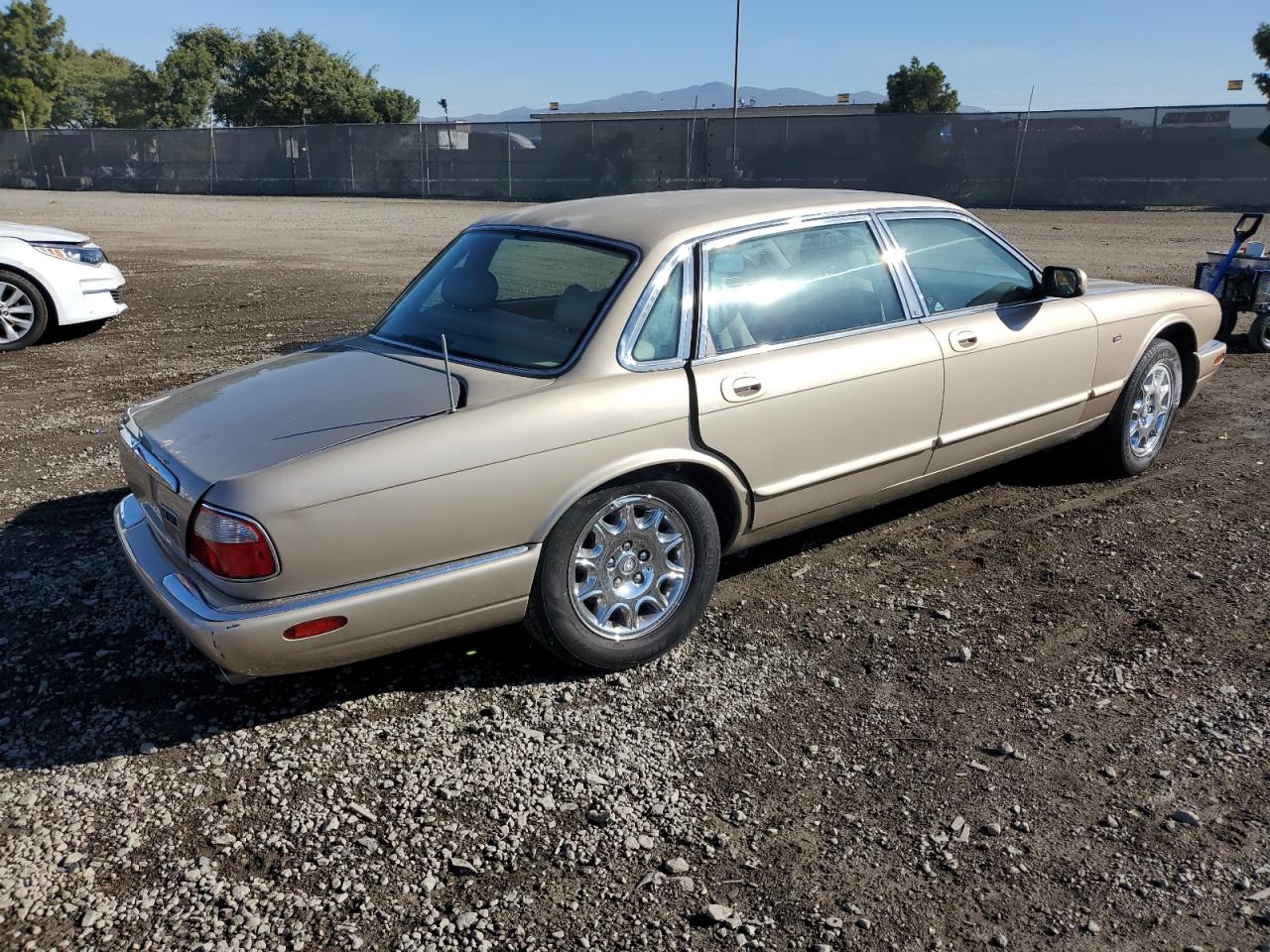 Photo 2 VIN: SAJHX6242WC826777 - JAGUAR XJ 