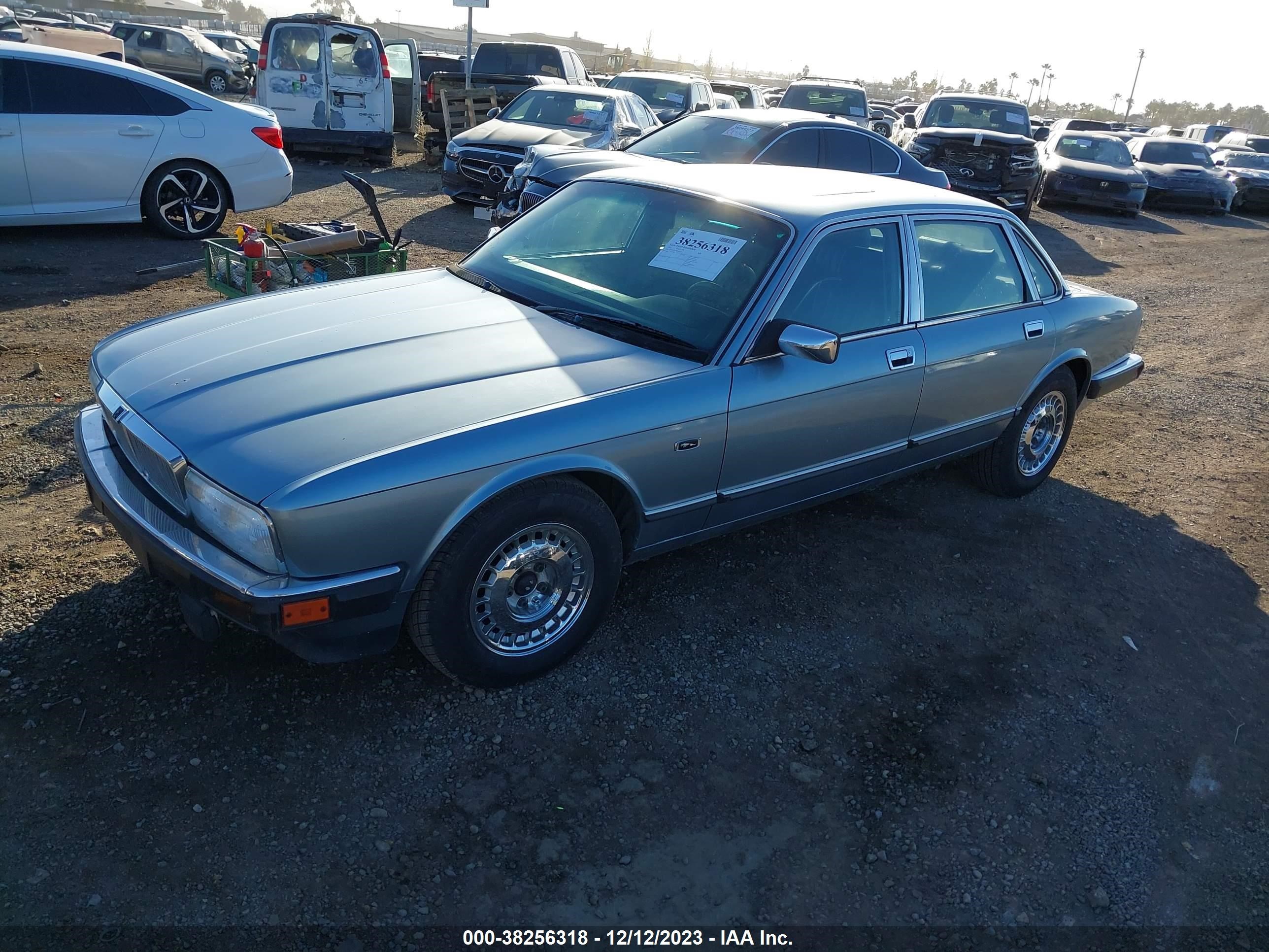 Photo 1 VIN: SAJHY1746NC651635 - JAGUAR XJ 