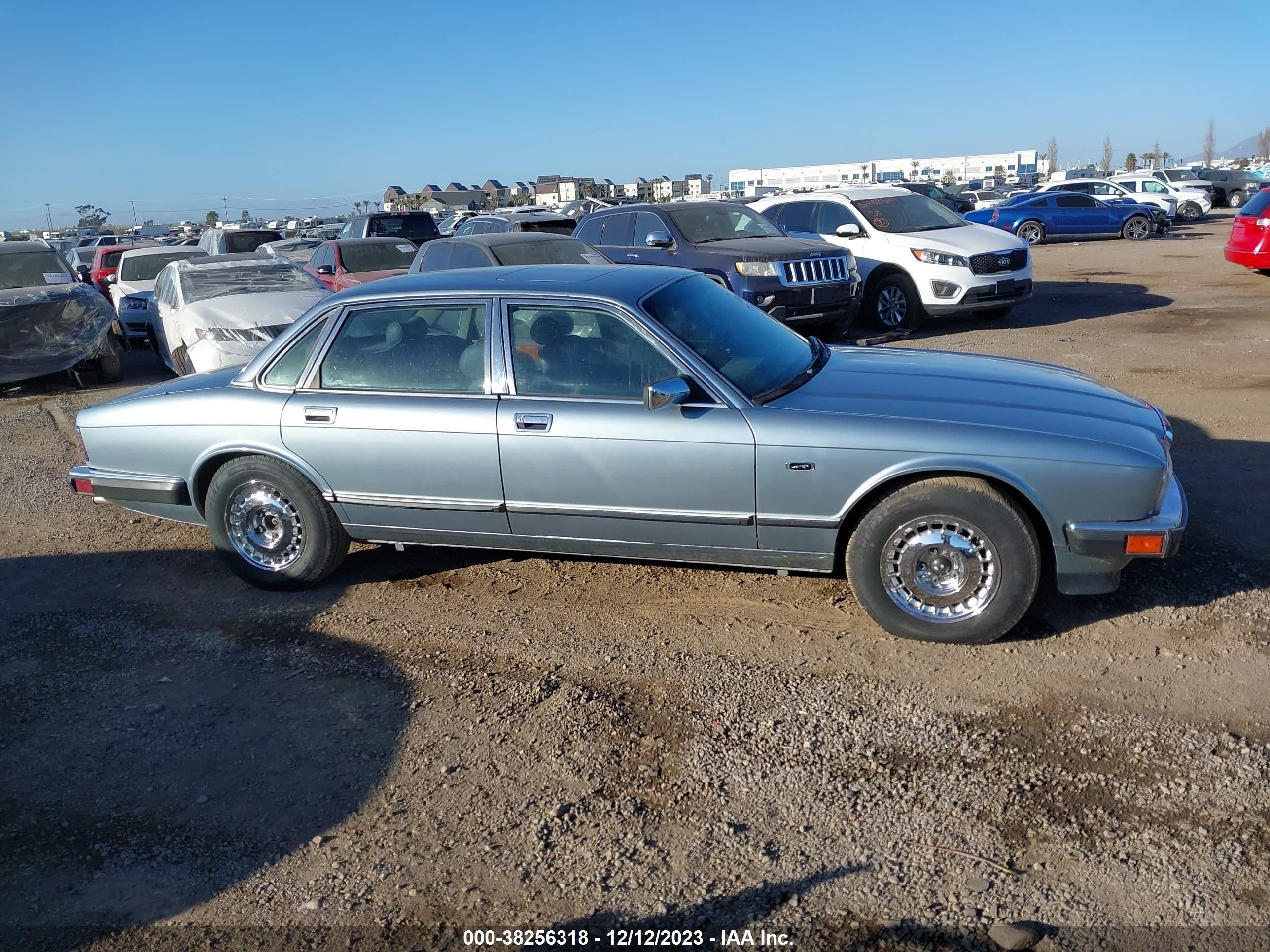 Photo 12 VIN: SAJHY1746NC651635 - JAGUAR XJ 