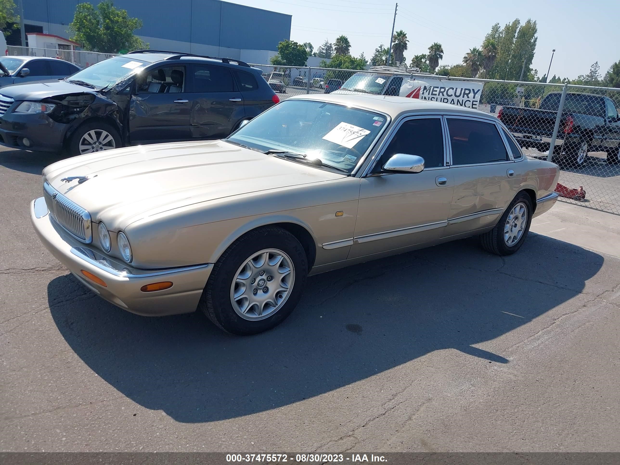 Photo 1 VIN: SAJKD6045XC873580 - JAGUAR XJ 