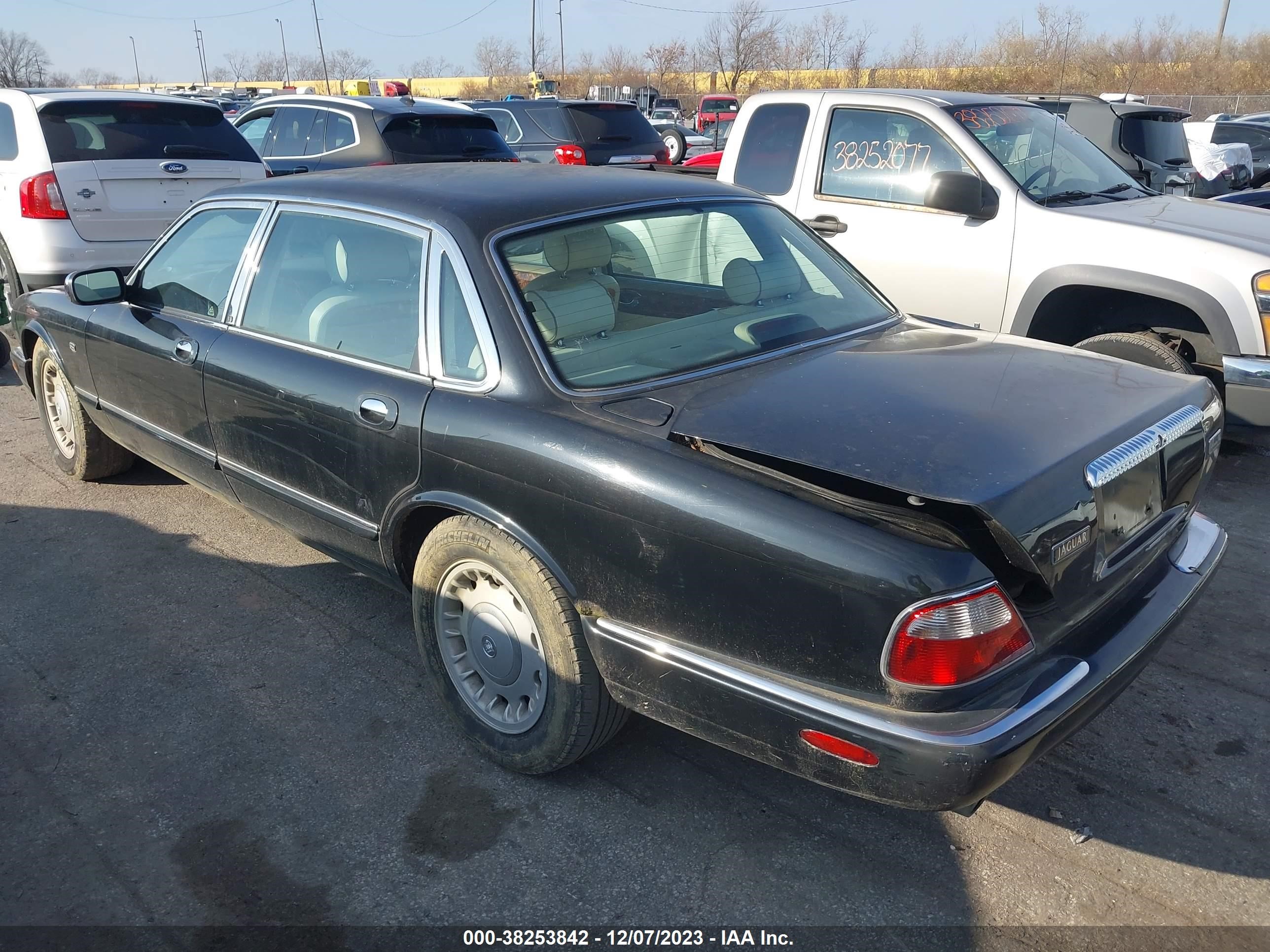 Photo 2 VIN: SAJKX6240WC840179 - JAGUAR XJ 