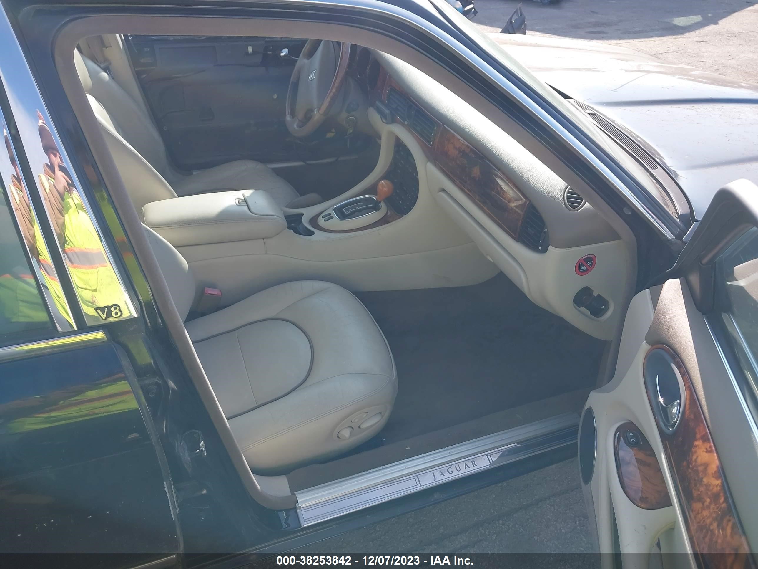 Photo 4 VIN: SAJKX6240WC840179 - JAGUAR XJ 