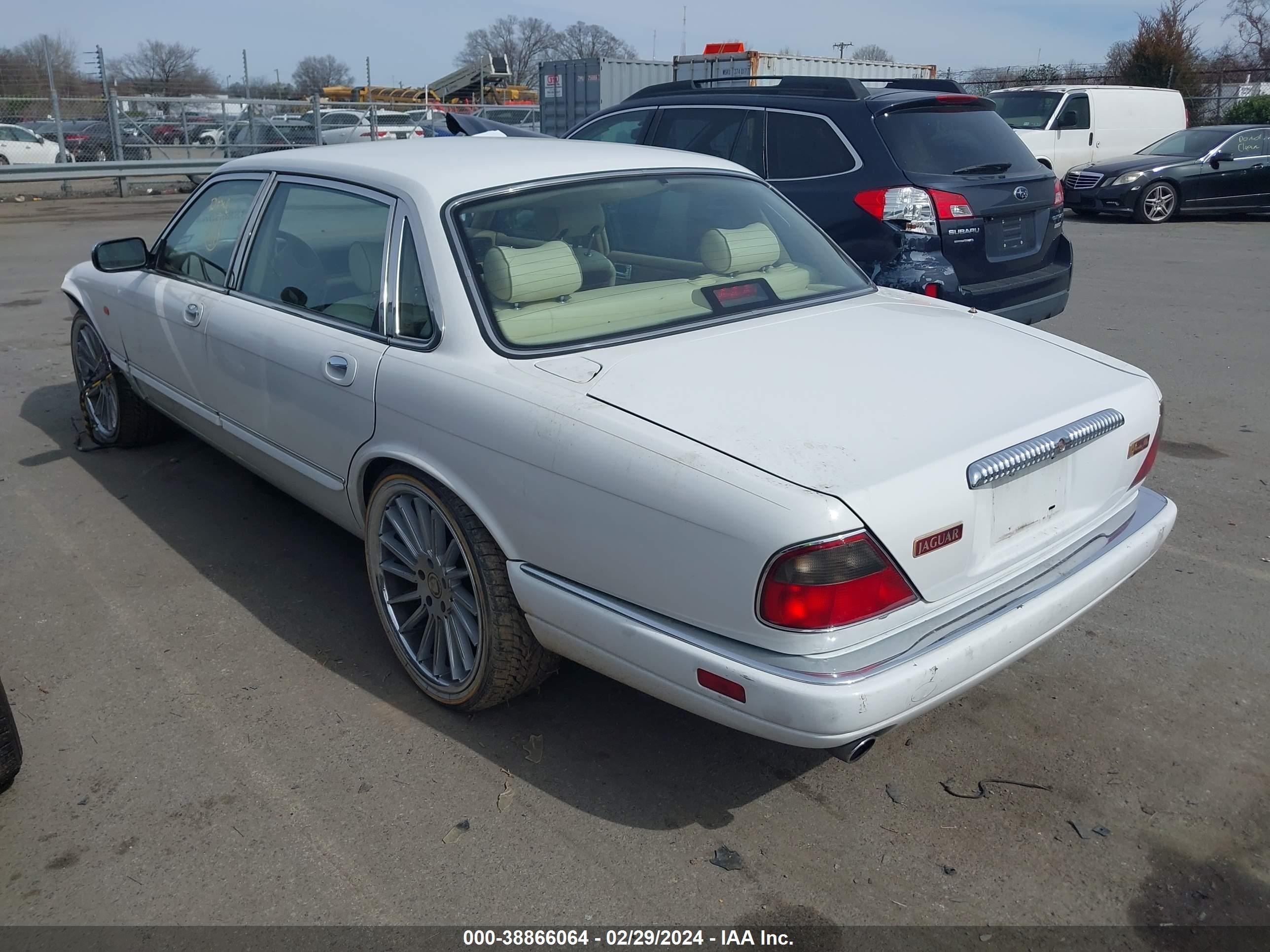 Photo 2 VIN: SAJKX6245VC789373 - JAGUAR XJ 