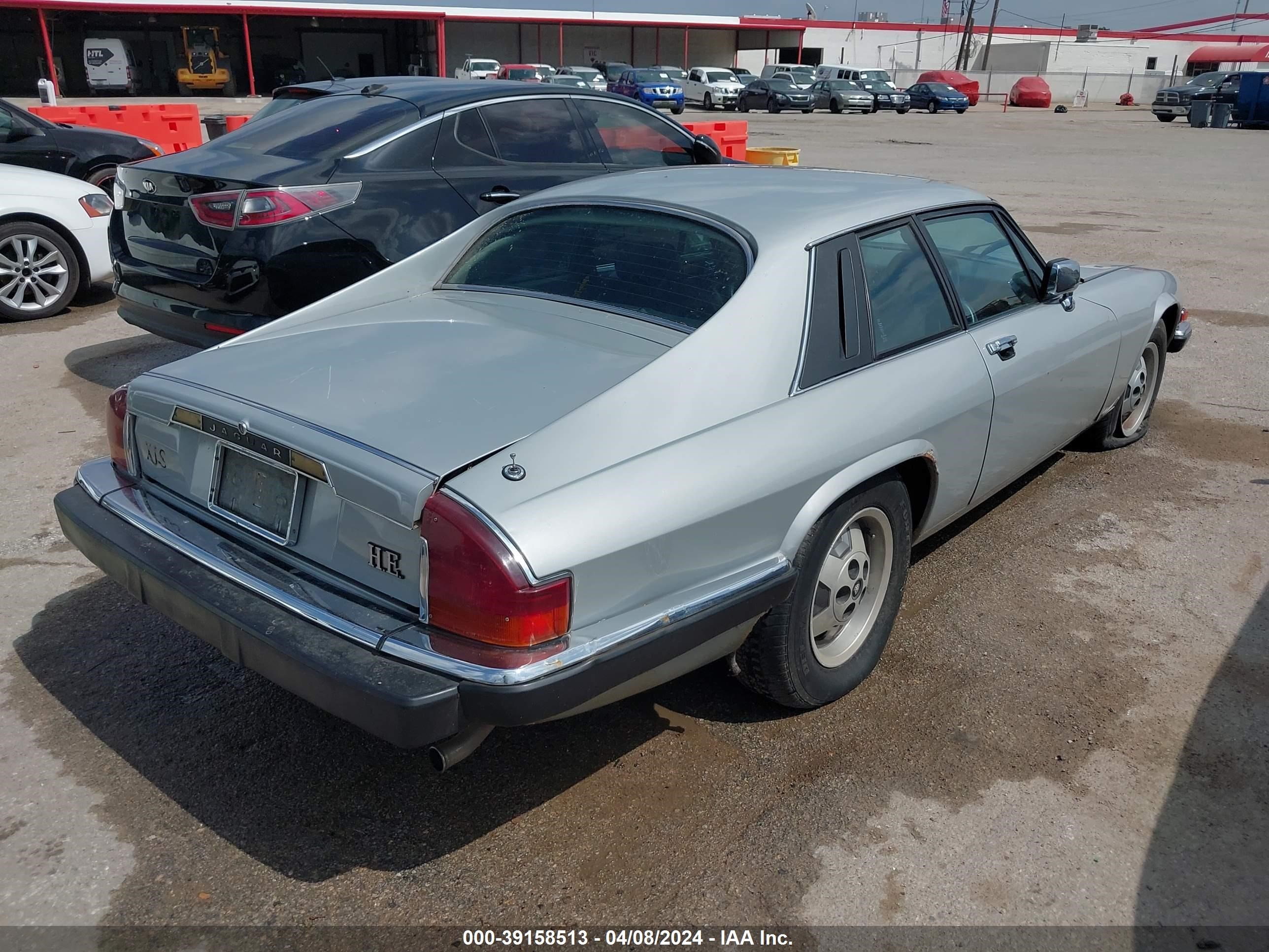 Photo 3 VIN: SAJNV5842FC122086 - JAGUAR XJS 