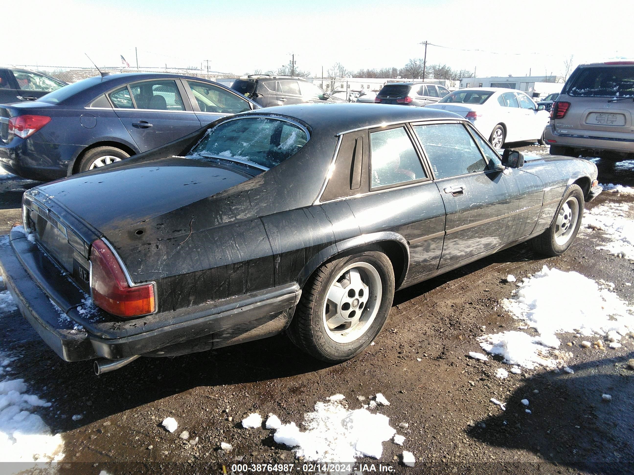 Photo 3 VIN: SAJNV5844FC124647 - JAGUAR XJS 