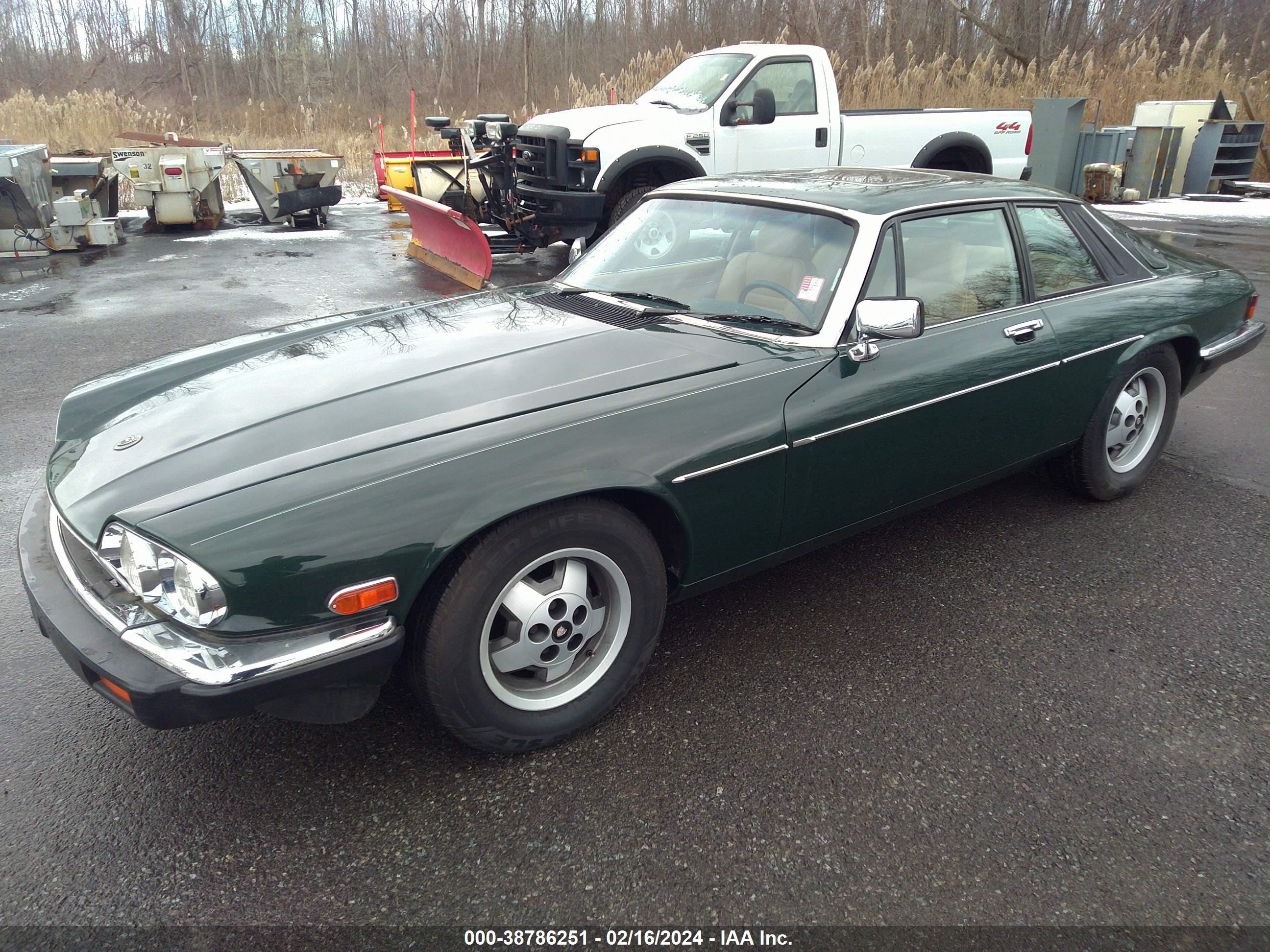 Photo 1 VIN: SAJNV5847GC127396 - JAGUAR XJS 