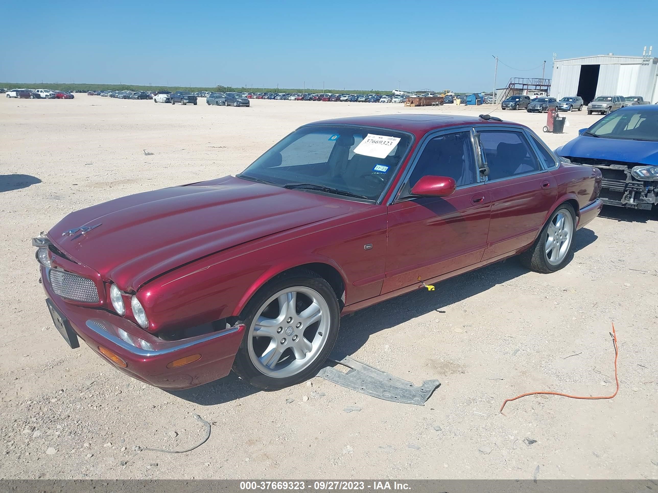 Photo 1 VIN: SAJPX1849WC819833 - JAGUAR XJ 