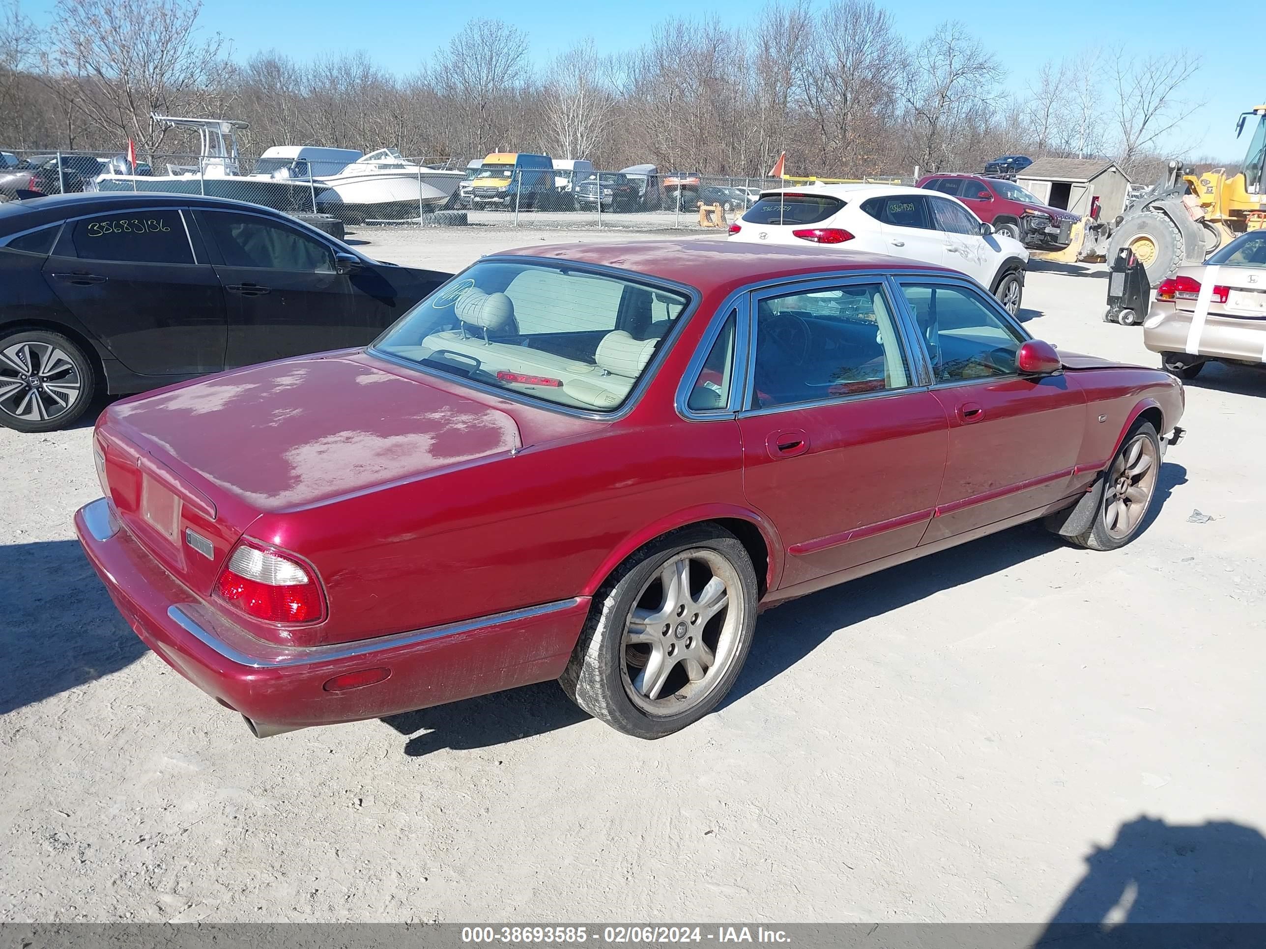 Photo 3 VIN: SAJPX184XWC838875 - JAGUAR XJR 