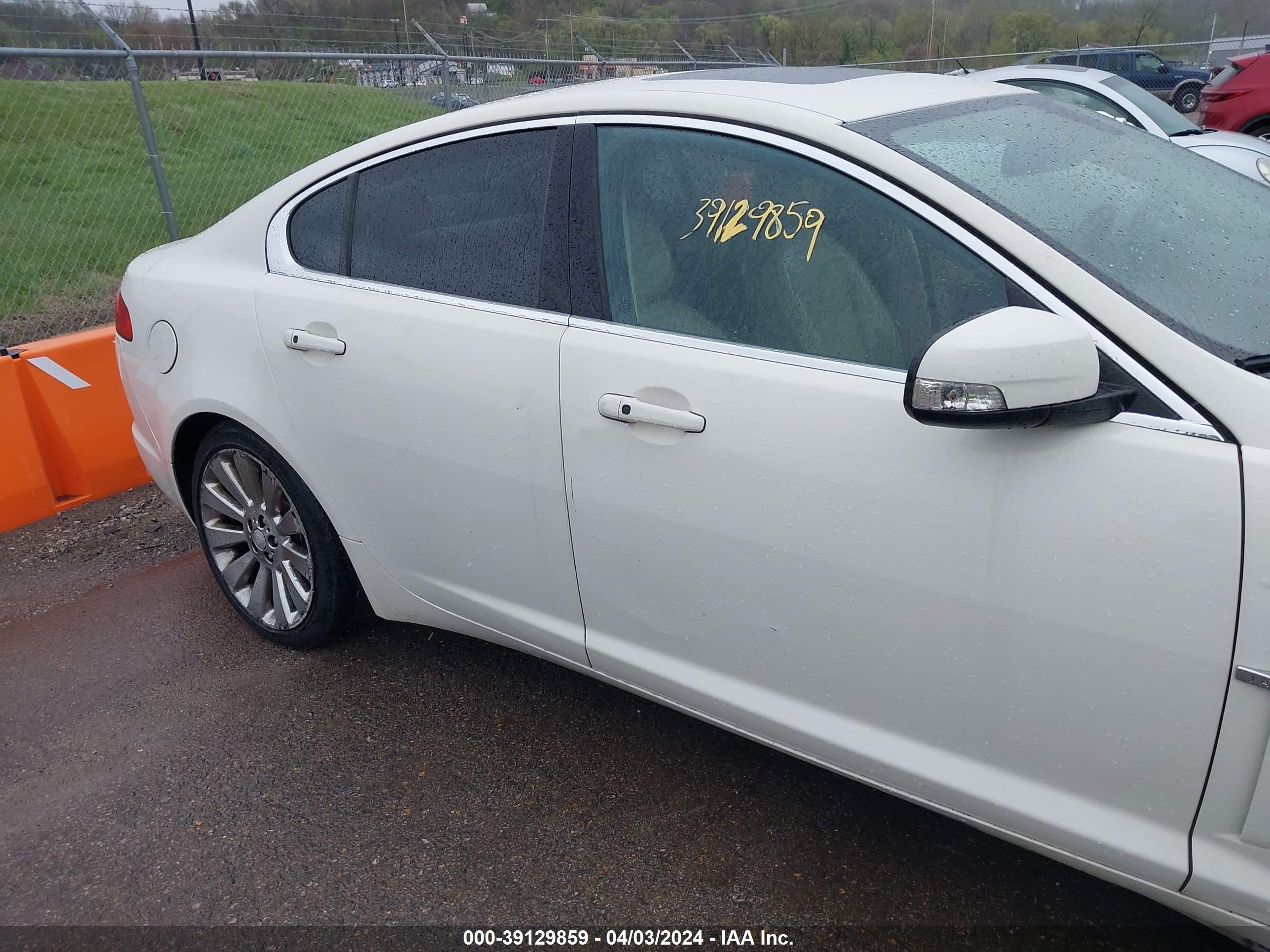 Photo 11 VIN: SAJWA06B39HR34993 - JAGUAR XF 