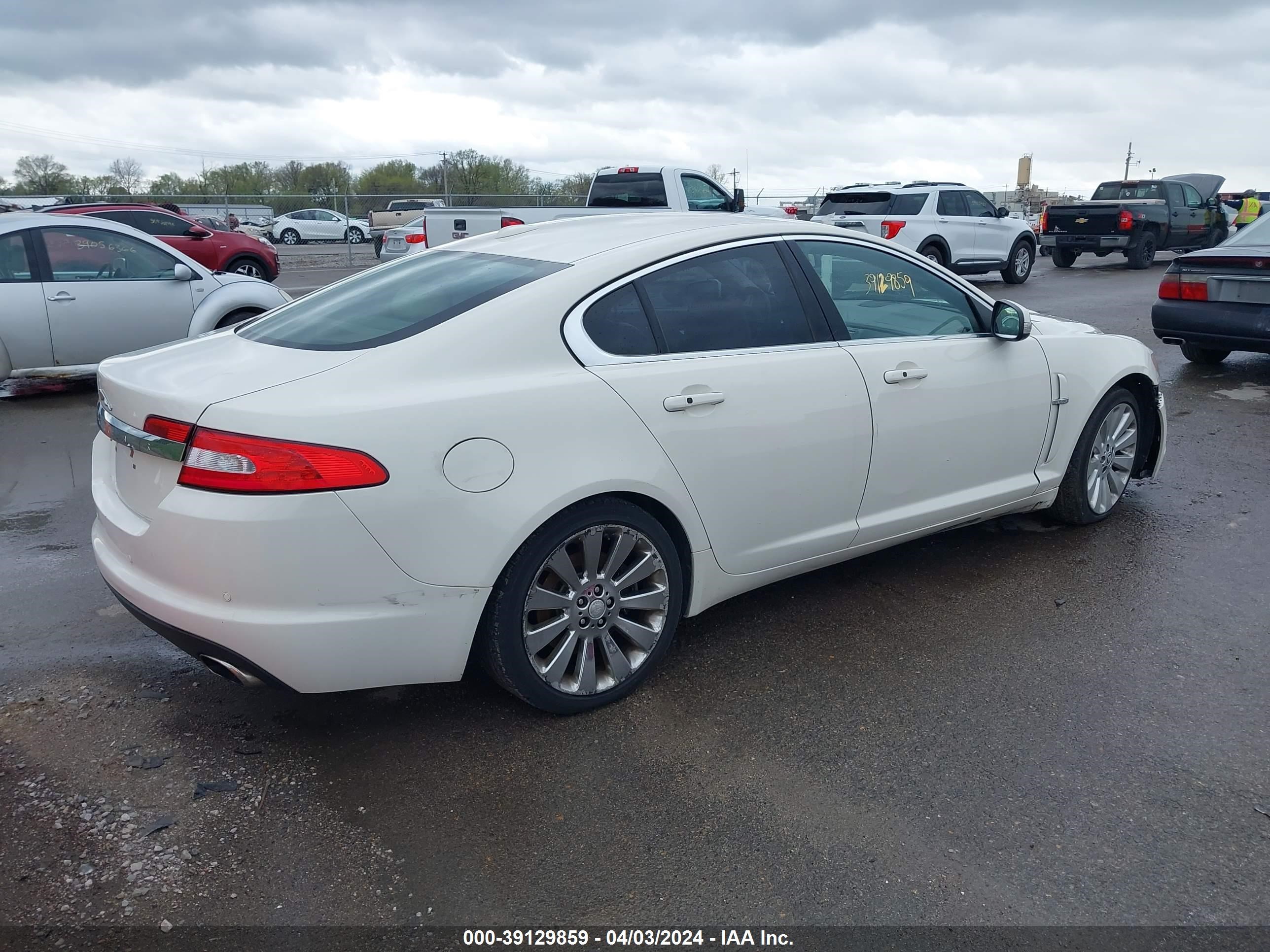 Photo 3 VIN: SAJWA06B39HR34993 - JAGUAR XF 