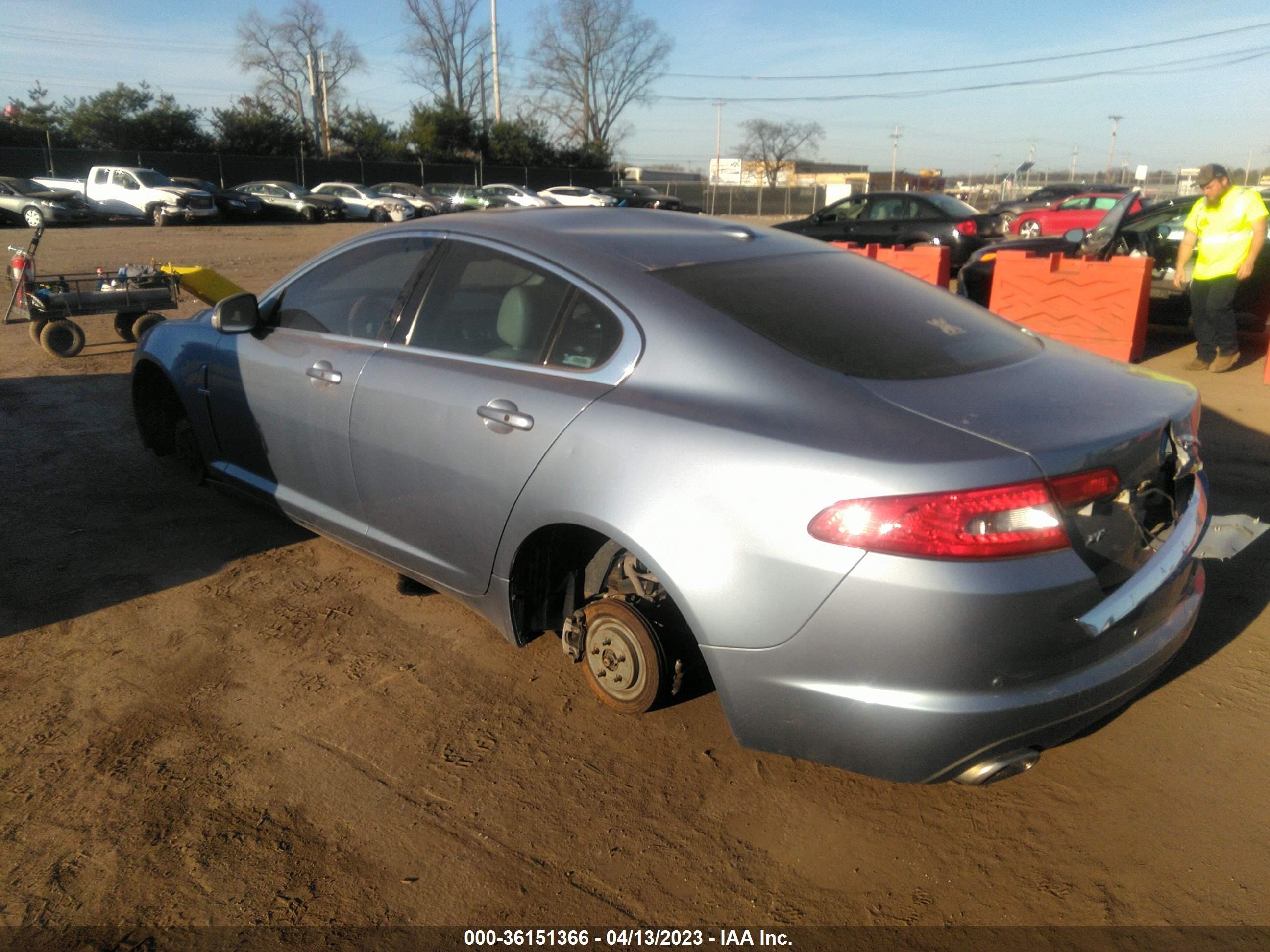 Photo 2 VIN: SAJWA06B69HR10140 - JAGUAR XF 