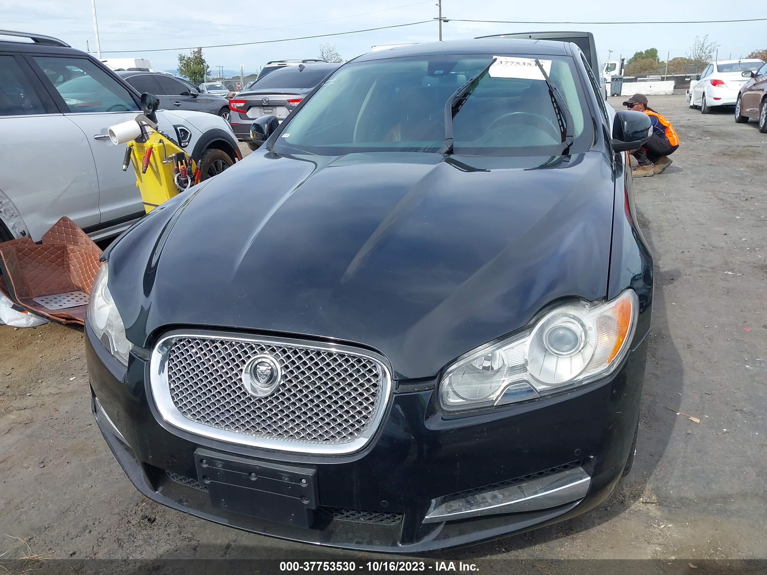 Photo 10 VIN: SAJWA07C291R41370 - JAGUAR XF 