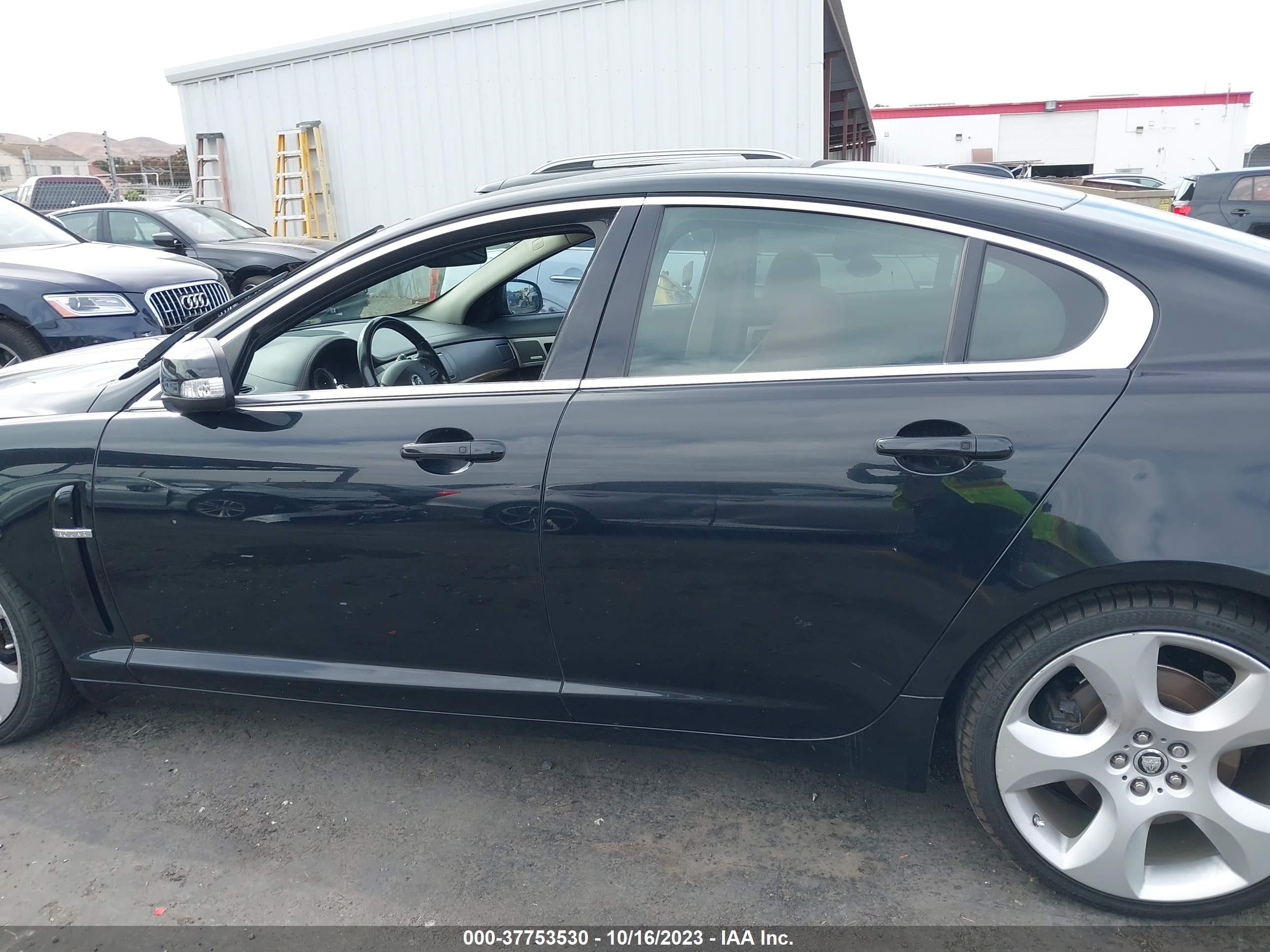 Photo 12 VIN: SAJWA07C291R41370 - JAGUAR XF 