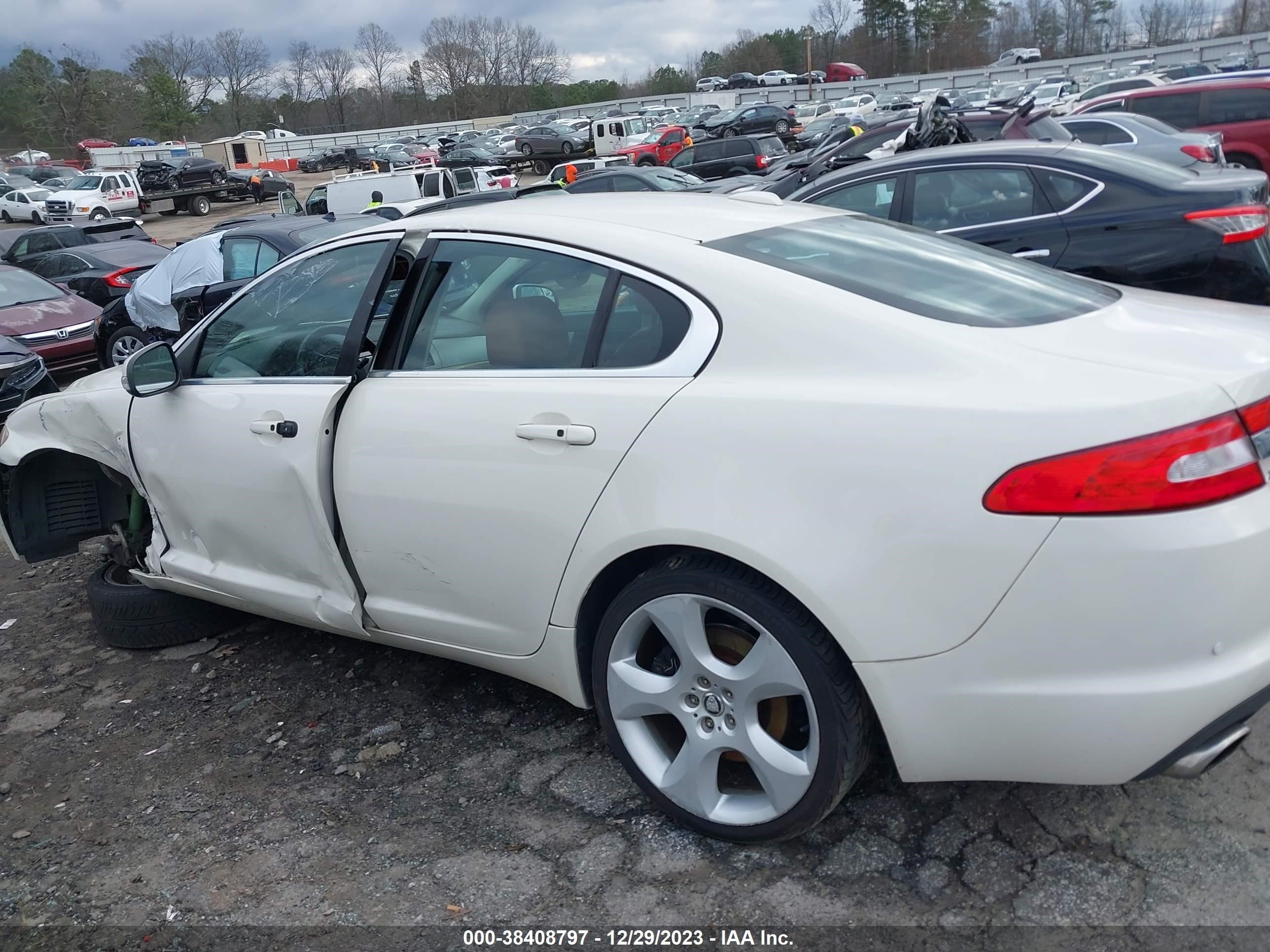 Photo 13 VIN: SAJWA07C391R15134 - JAGUAR XF 