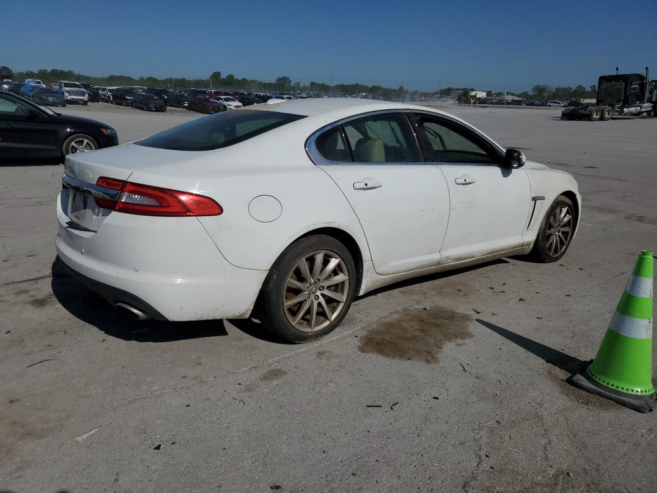 Photo 2 VIN: SAJWA0FB9CLS54438 - JAGUAR XF 