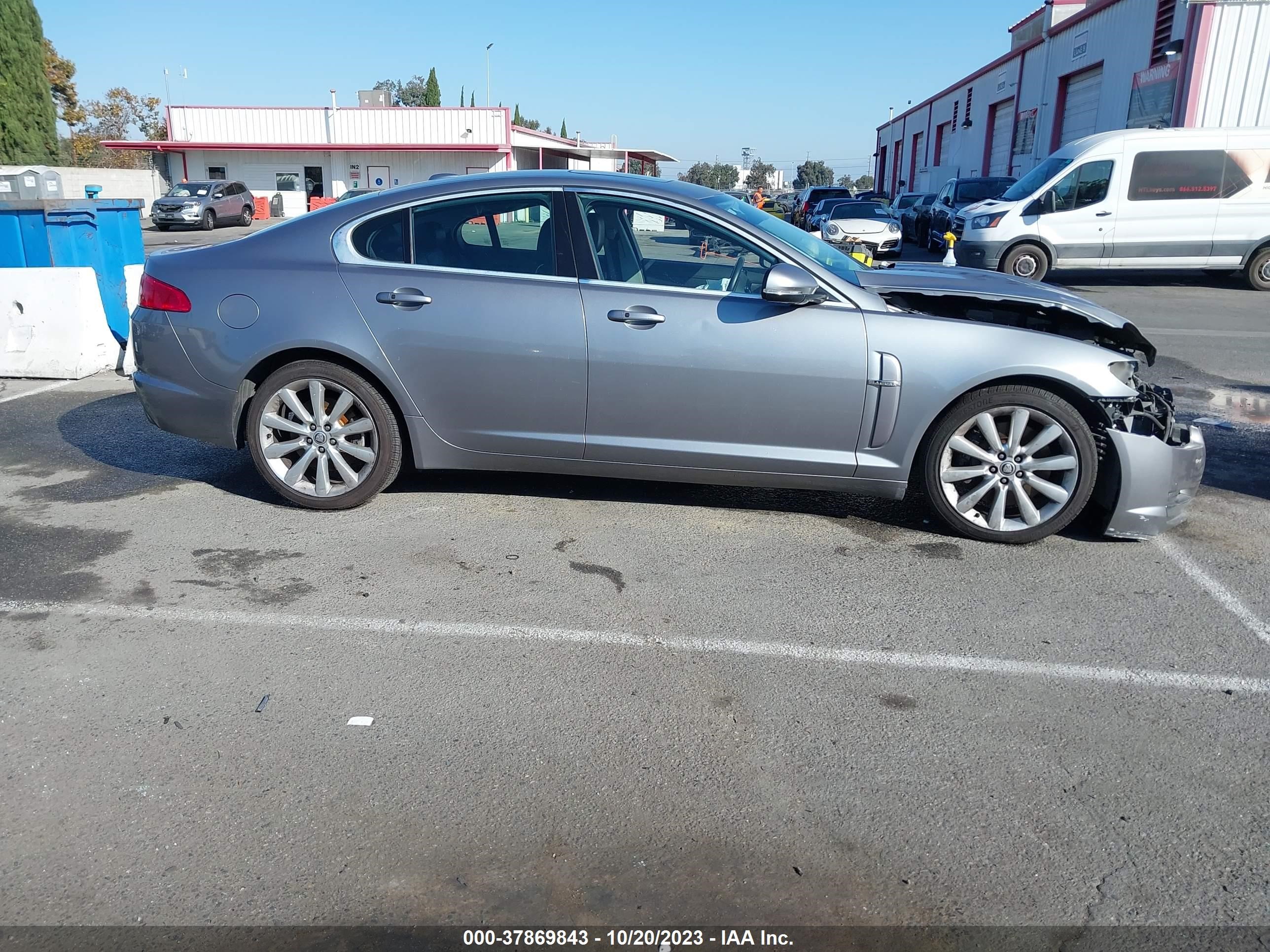 Photo 13 VIN: SAJWA0GBXBLS07500 - JAGUAR XF 