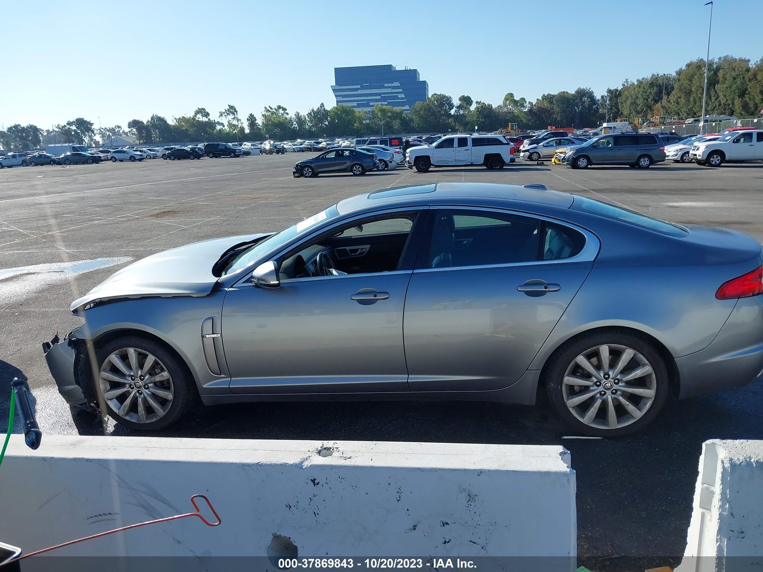 Photo 14 VIN: SAJWA0GBXBLS07500 - JAGUAR XF 