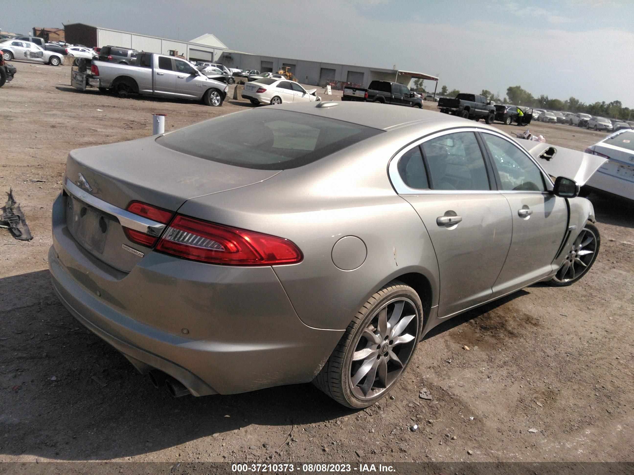 Photo 3 VIN: SAJWA0HE2CMS27129 - JAGUAR XF 