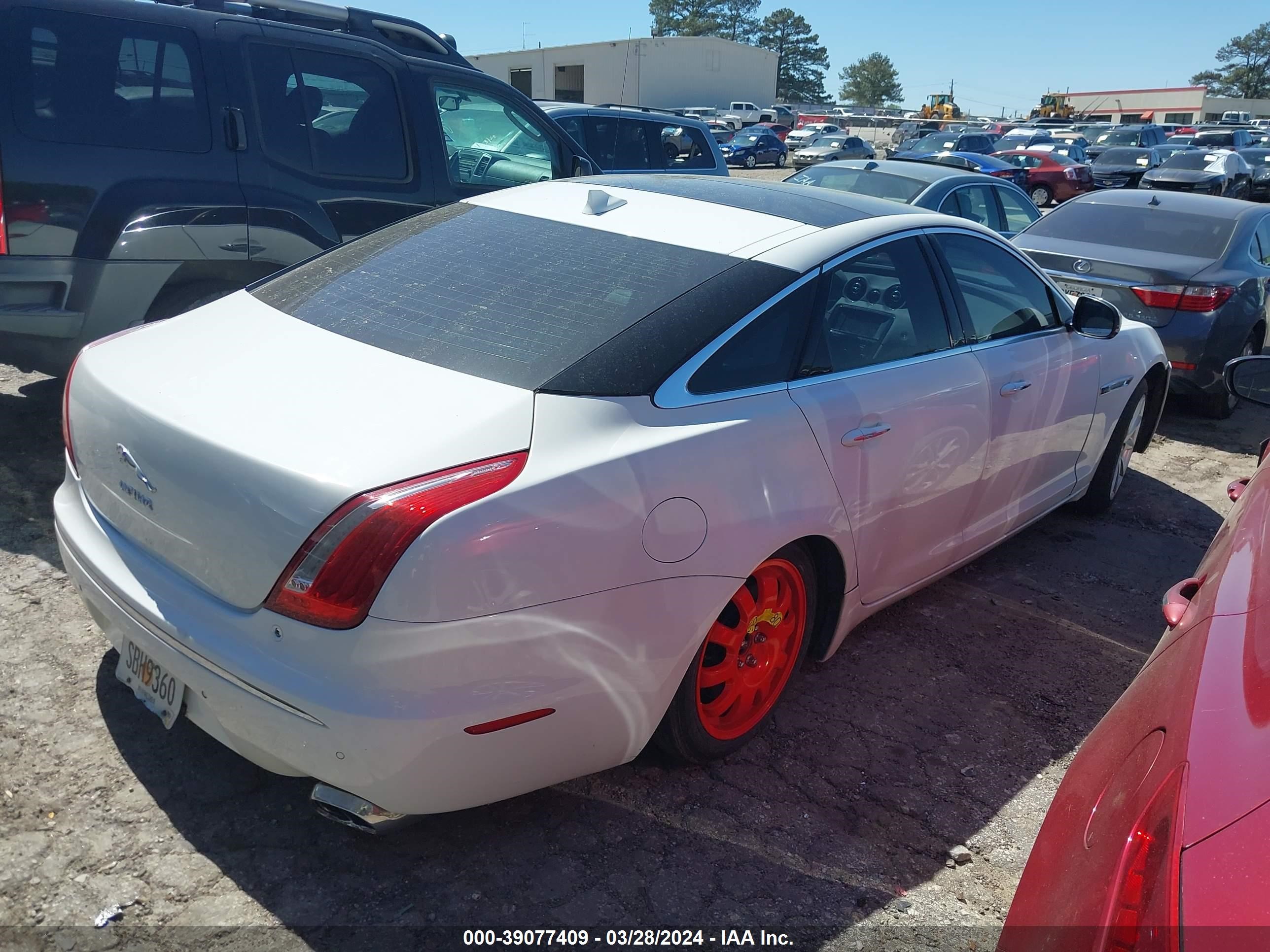 Photo 3 VIN: SAJWA1C77G8V97800 - JAGUAR XJ 