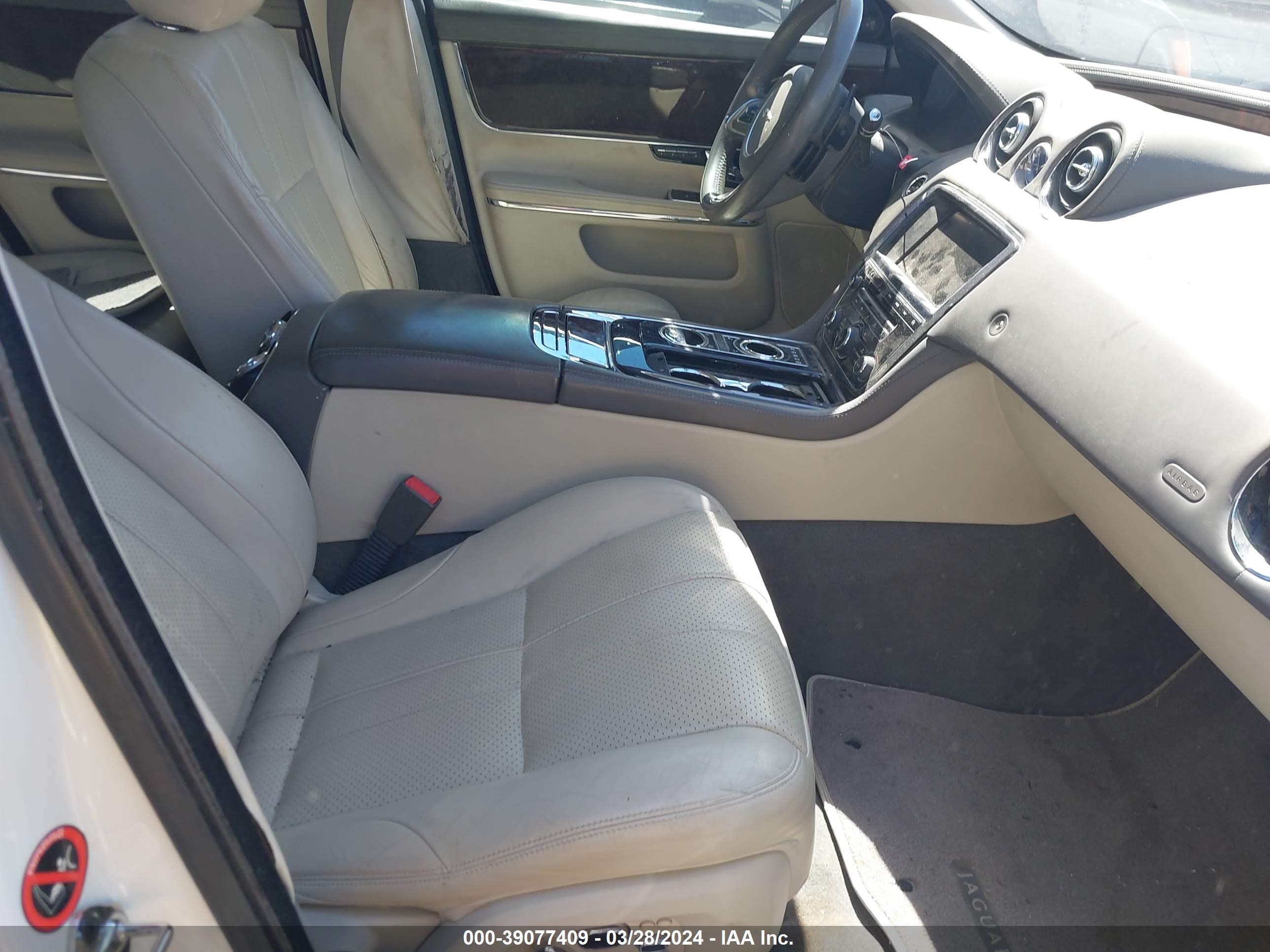 Photo 4 VIN: SAJWA1C77G8V97800 - JAGUAR XJ 