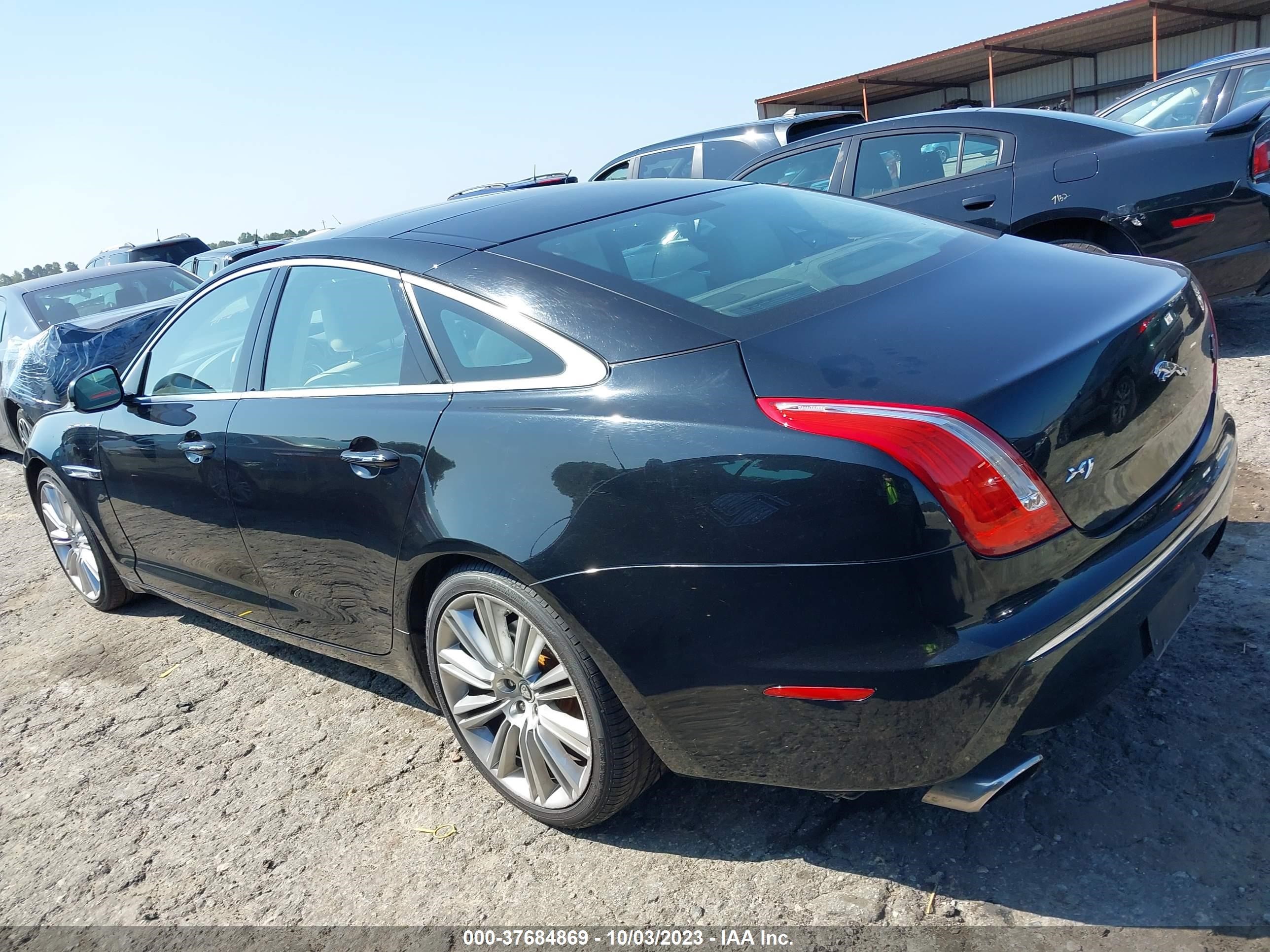 Photo 13 VIN: SAJWA1CB0BLV05209 - JAGUAR XJ 