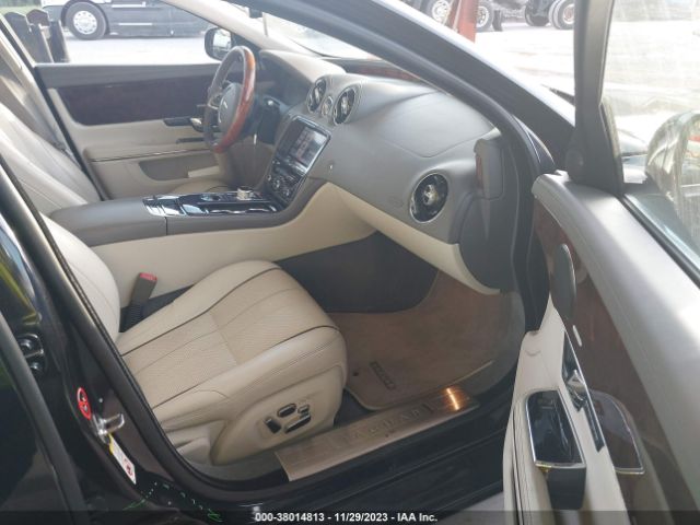 Photo 4 VIN: SAJWA1CB3CLV30638 - JAGUAR XJ 