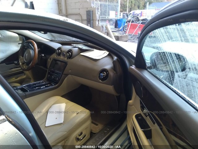 Photo 4 VIN: SAJWA1CB4CLV33161 - JAGUAR XJ 