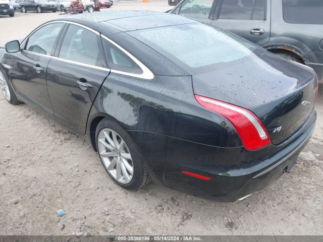 Photo 2 VIN: SAJWA1CBXCLV38574 - JAGUAR XJ 