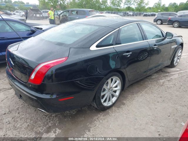 Photo 3 VIN: SAJWA1CBXCLV38574 - JAGUAR XJ 