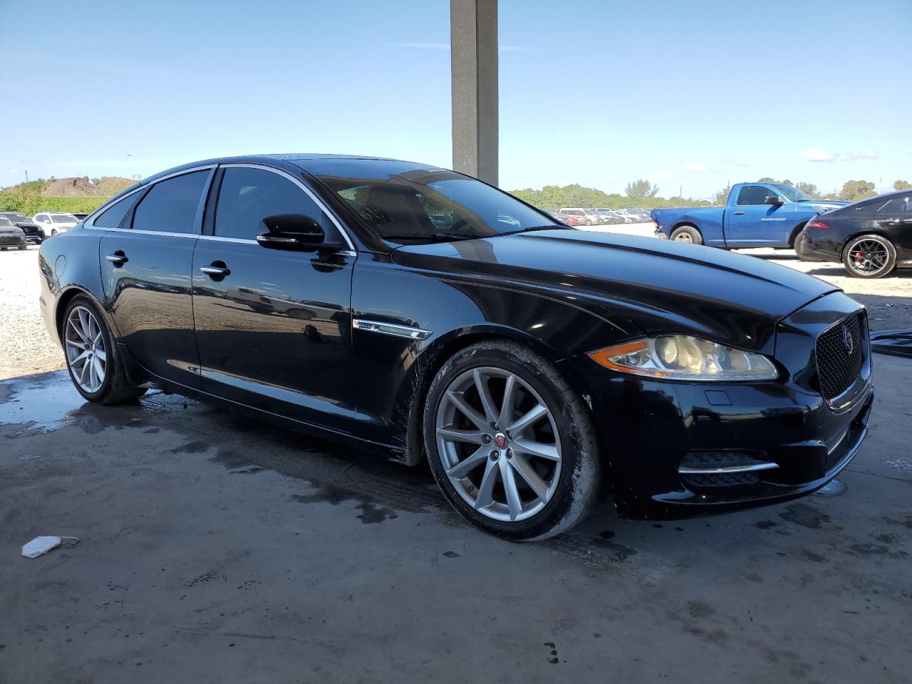 Photo 3 VIN: SAJWA1CZ4F8V76189 - JAGUAR XJ 