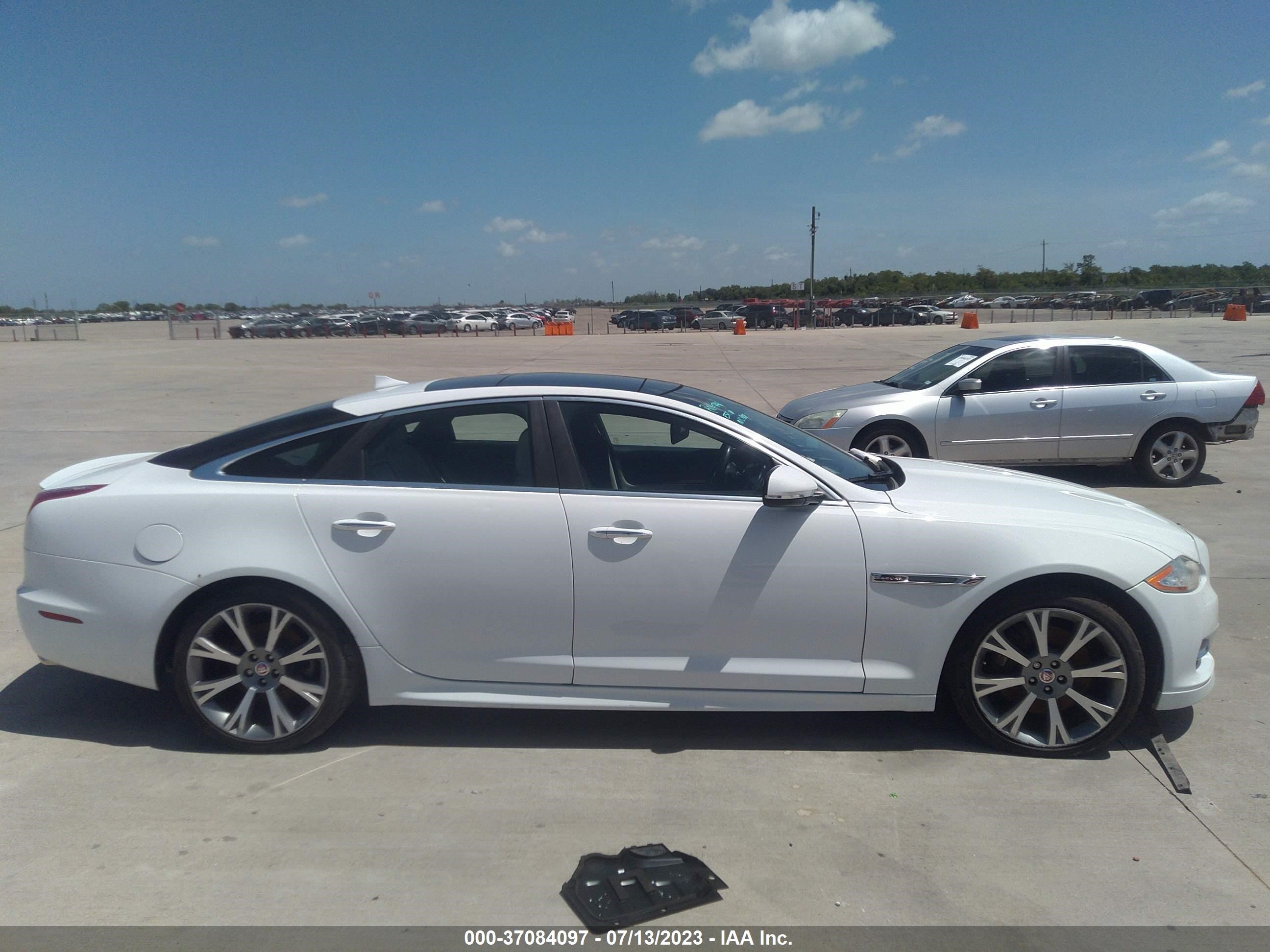 Photo 12 VIN: SAJWA1CZ5F8V88285 - JAGUAR XJ 