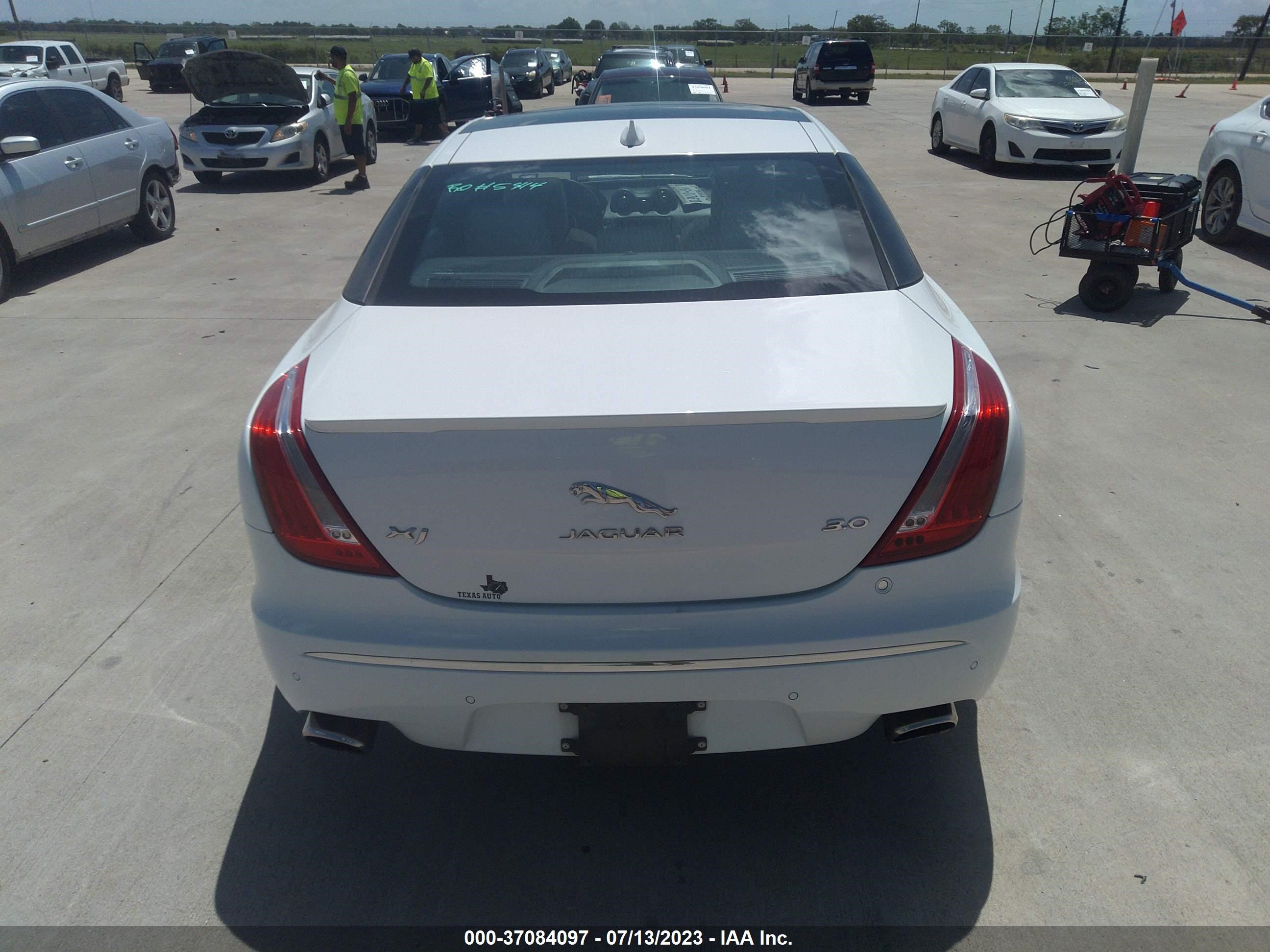 Photo 15 VIN: SAJWA1CZ5F8V88285 - JAGUAR XJ 