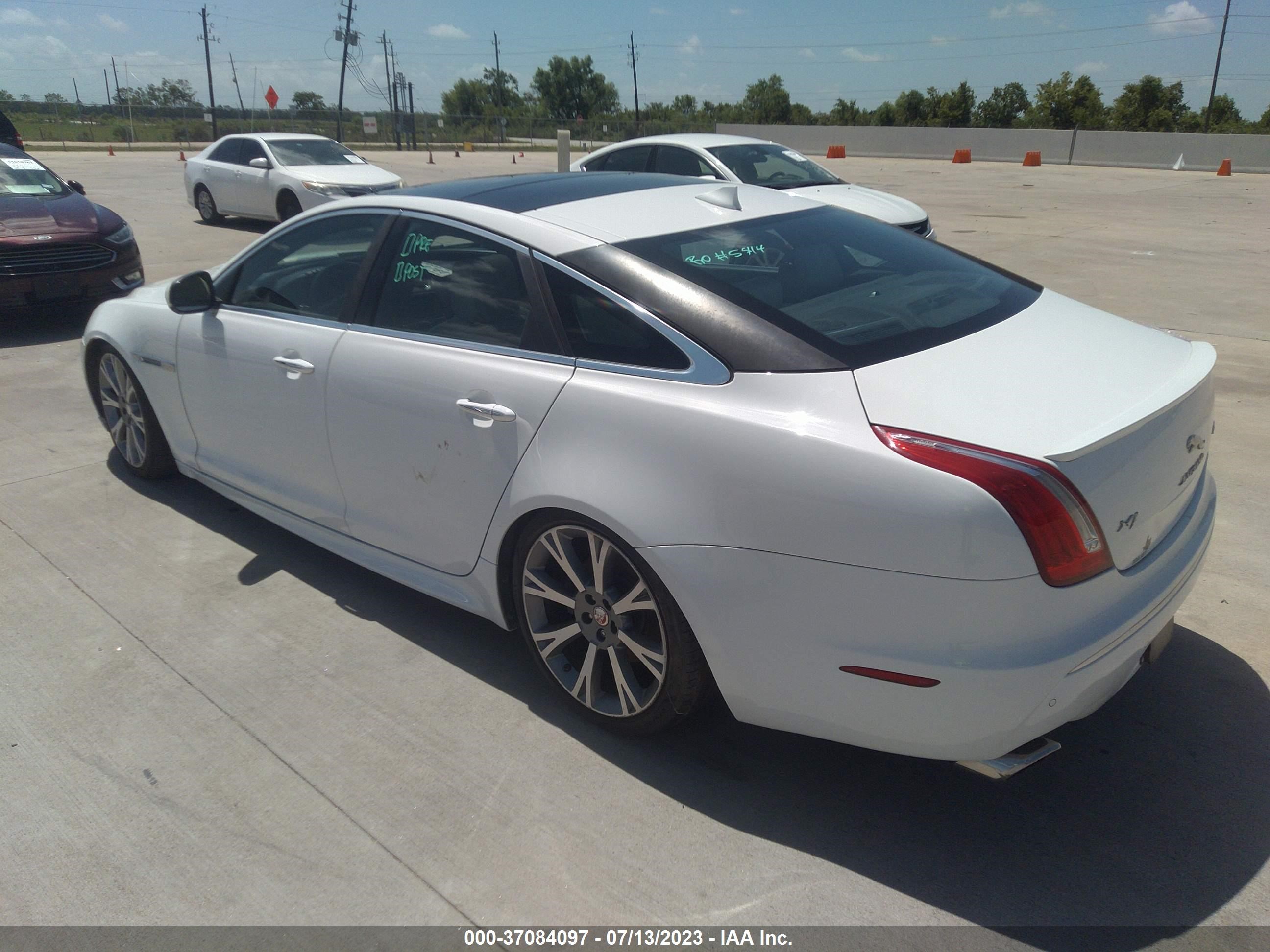 Photo 2 VIN: SAJWA1CZ5F8V88285 - JAGUAR XJ 