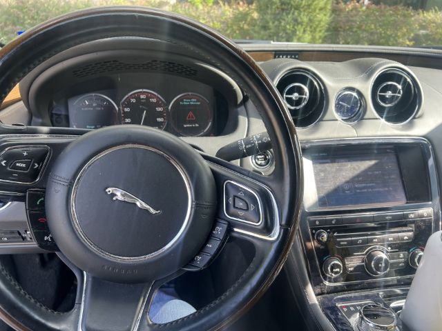 Photo 1 VIN: SAJWA1GE7BMV20773 - JAGUAR XJ 