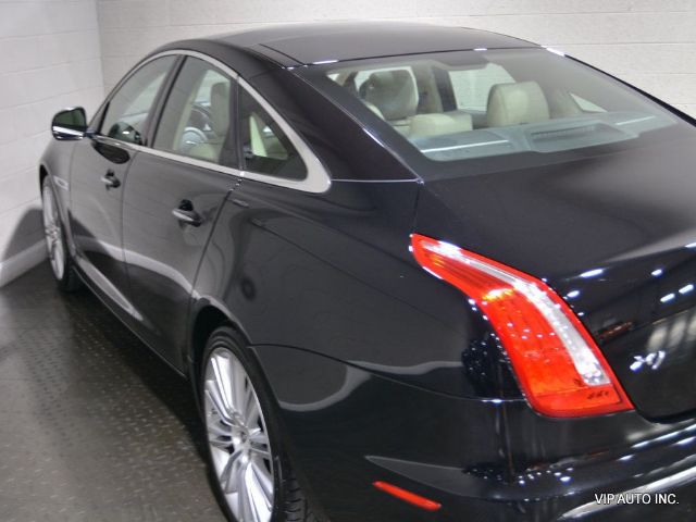 Photo 6 VIN: SAJWA1GE8BMV17431 - JAGUAR XJ 