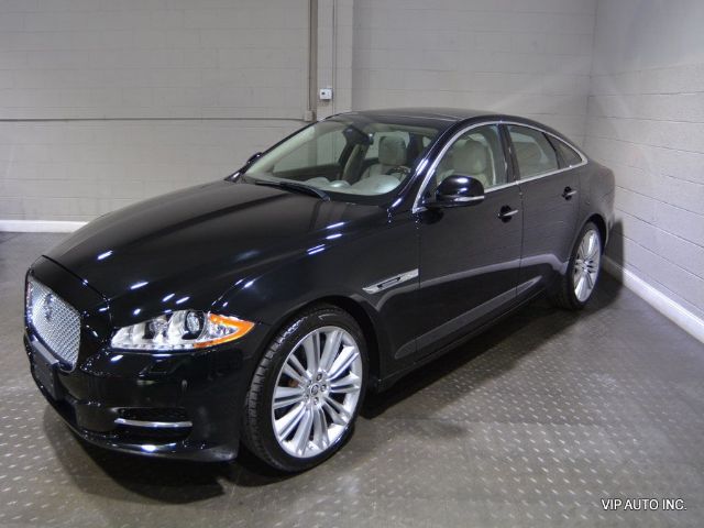 Photo 1 VIN: SAJWA1GE8BMV17431 - JAGUAR XJ 