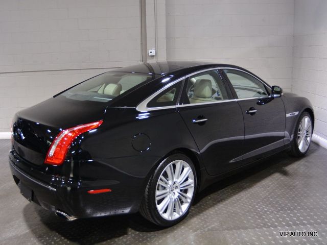 Photo 3 VIN: SAJWA1GE8BMV17431 - JAGUAR XJ 