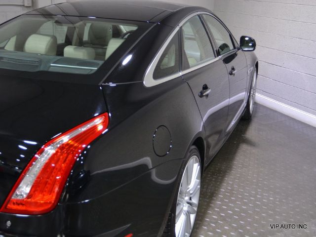 Photo 7 VIN: SAJWA1GE8BMV17431 - JAGUAR XJ 