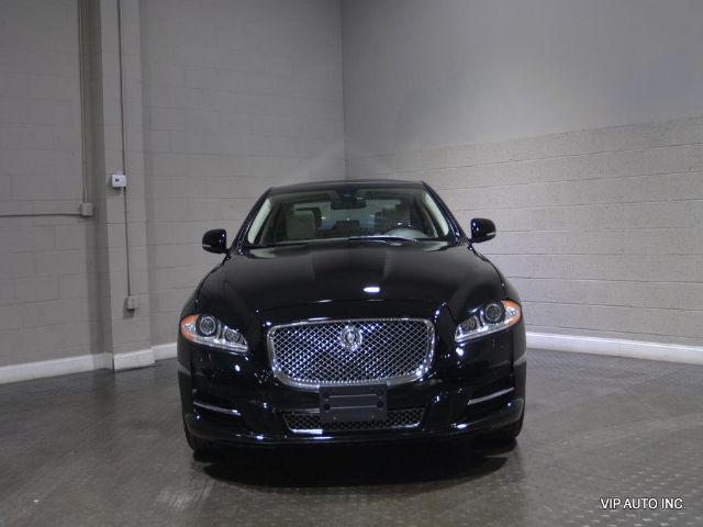 Photo 8 VIN: SAJWA1GE8BMV17431 - JAGUAR XJ 