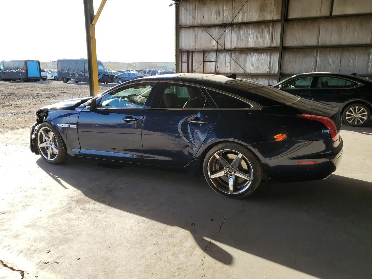 Photo 1 VIN: SAJWA1GT2EMV62674 - JAGUAR XJ 