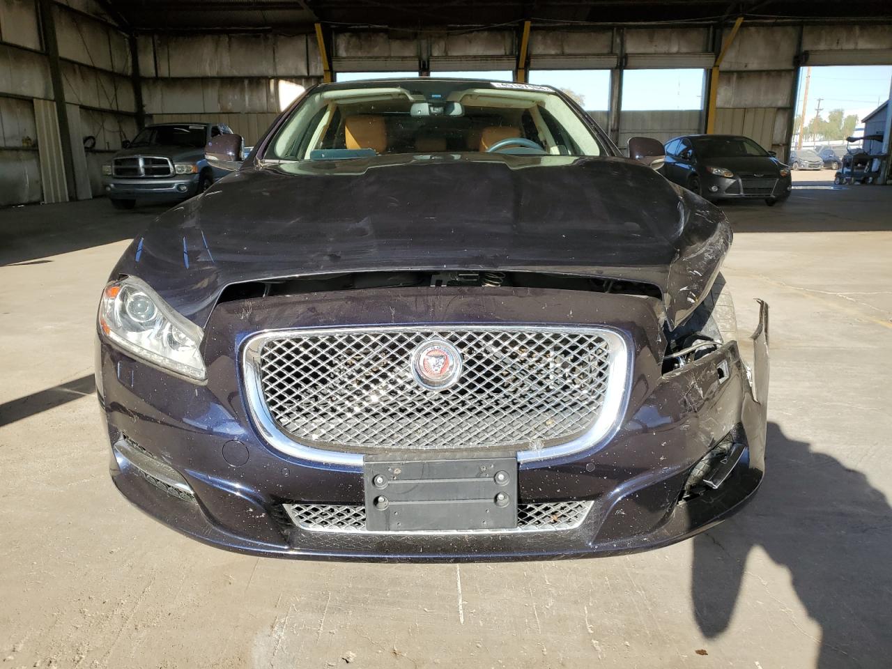 Photo 4 VIN: SAJWA1GT2EMV62674 - JAGUAR XJ 