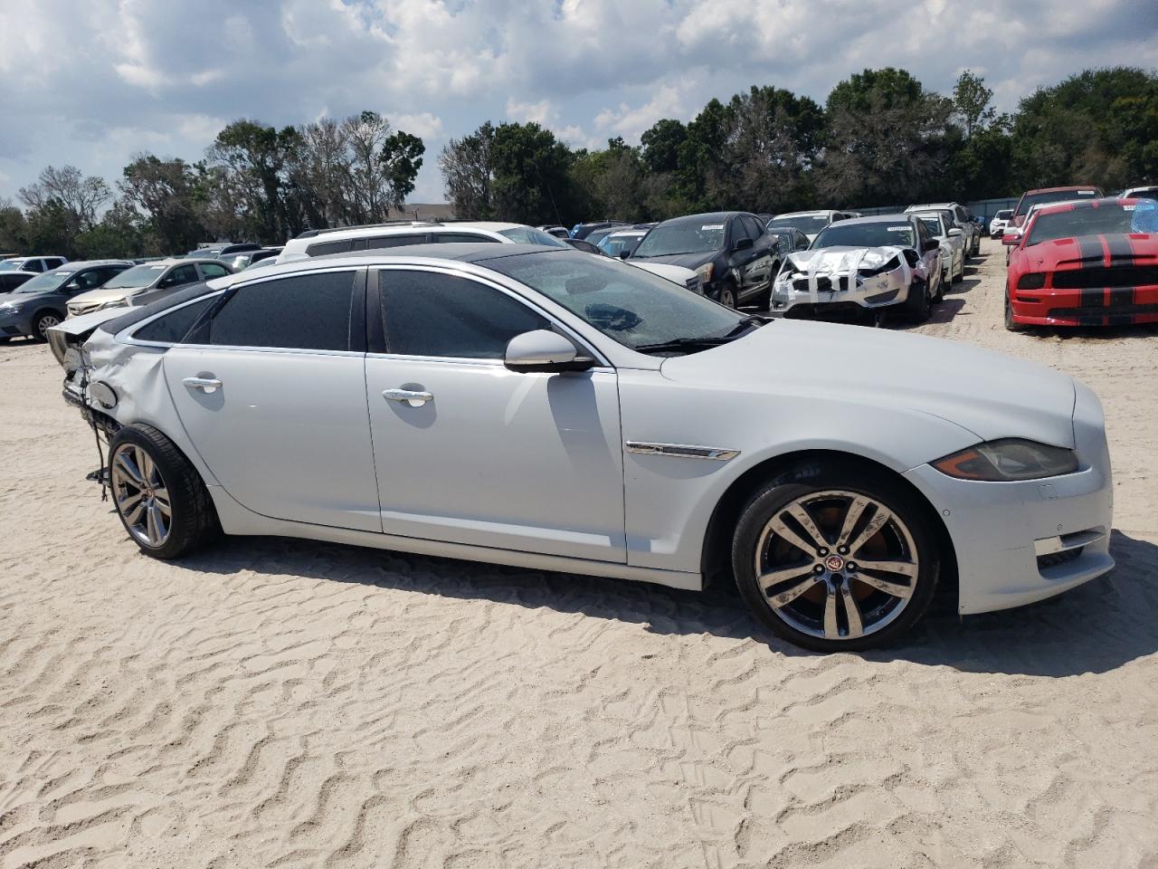 Photo 3 VIN: SAJWA2G71G8V92740 - JAGUAR XJ 