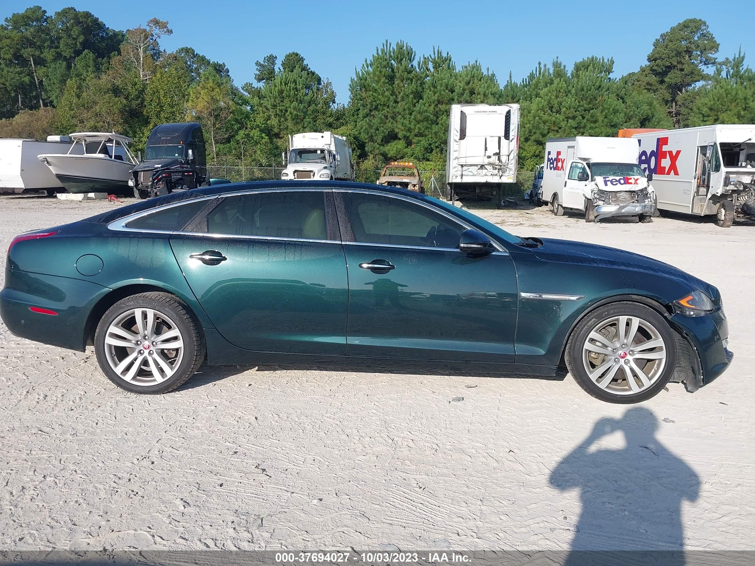 Photo 12 VIN: SAJWA2G71G8V98070 - JAGUAR XJ 