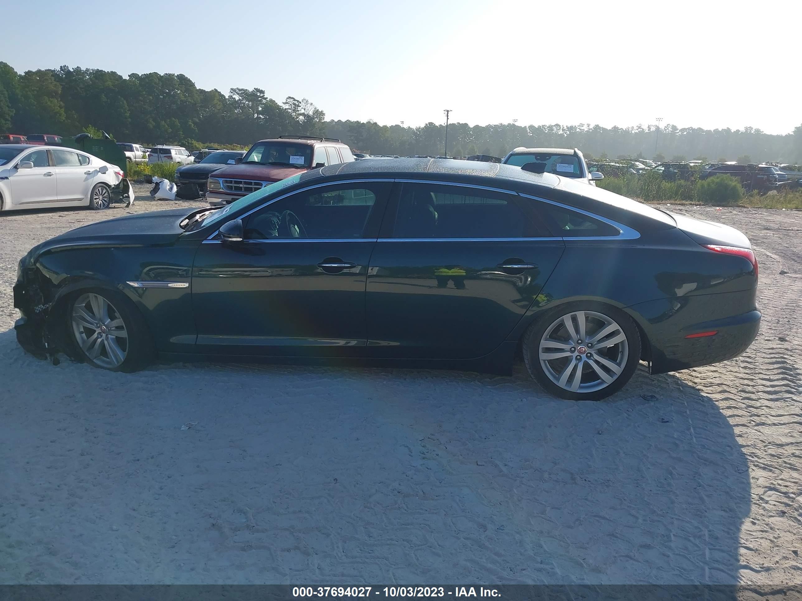 Photo 13 VIN: SAJWA2G71G8V98070 - JAGUAR XJ 