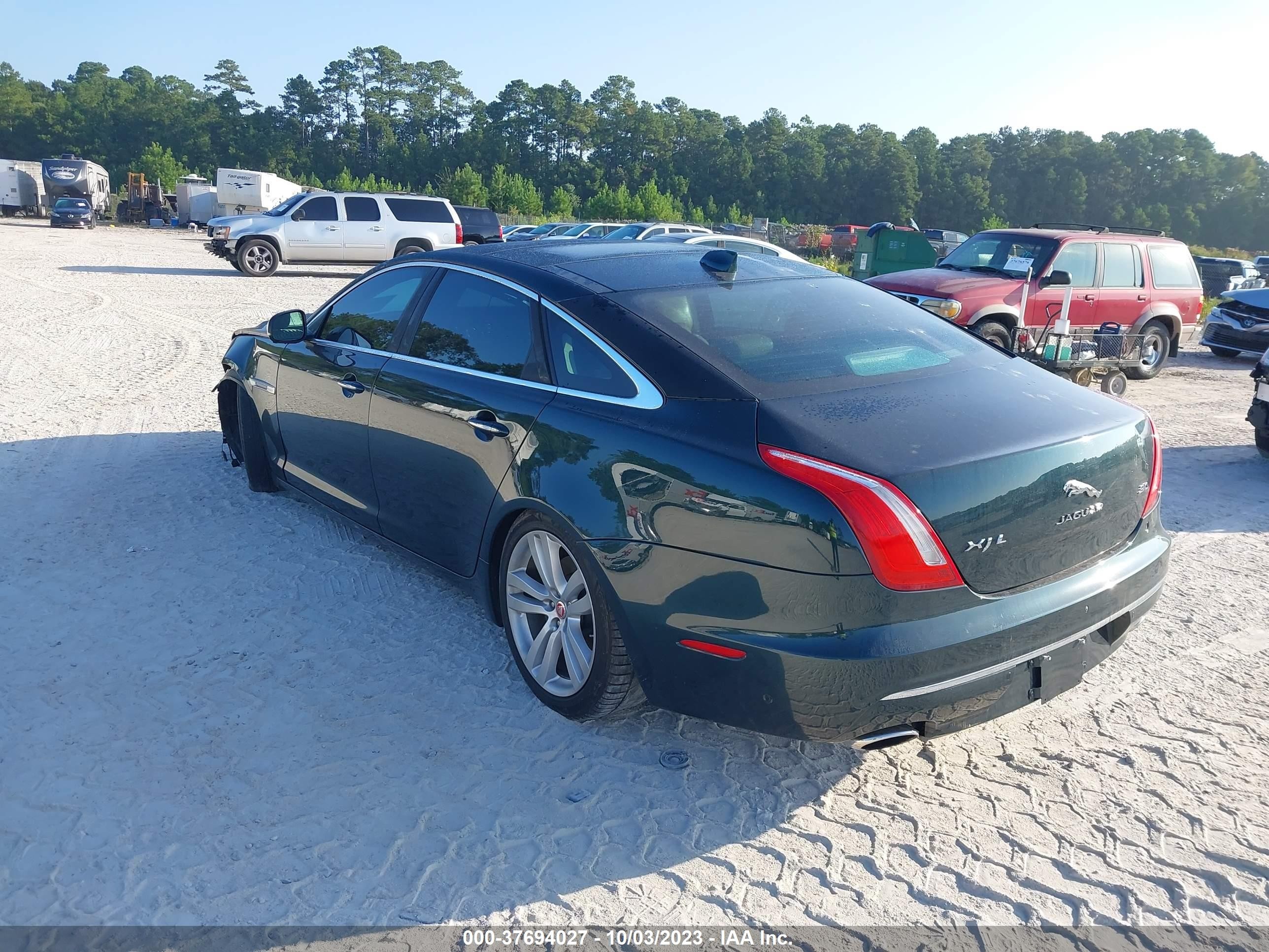 Photo 2 VIN: SAJWA2G71G8V98070 - JAGUAR XJ 