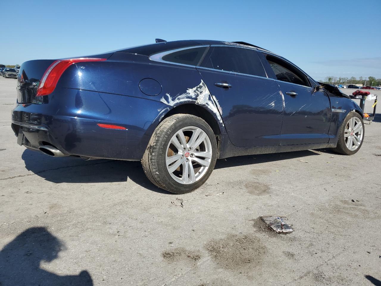 Photo 2 VIN: SAJWA2G74G8W00765 - JAGUAR XJ 