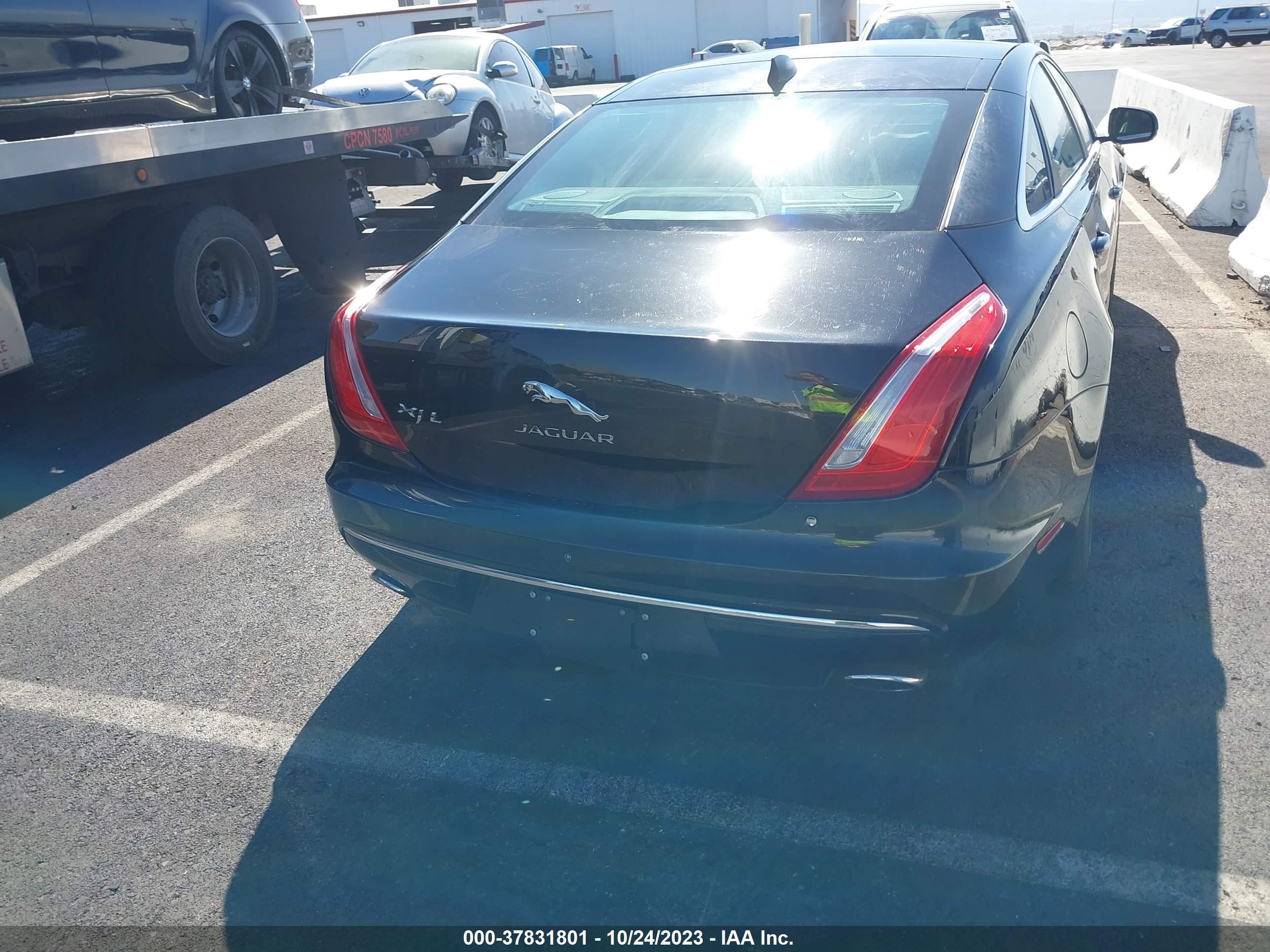 Photo 15 VIN: SAJWA2G78G8W01353 - JAGUAR XJ 