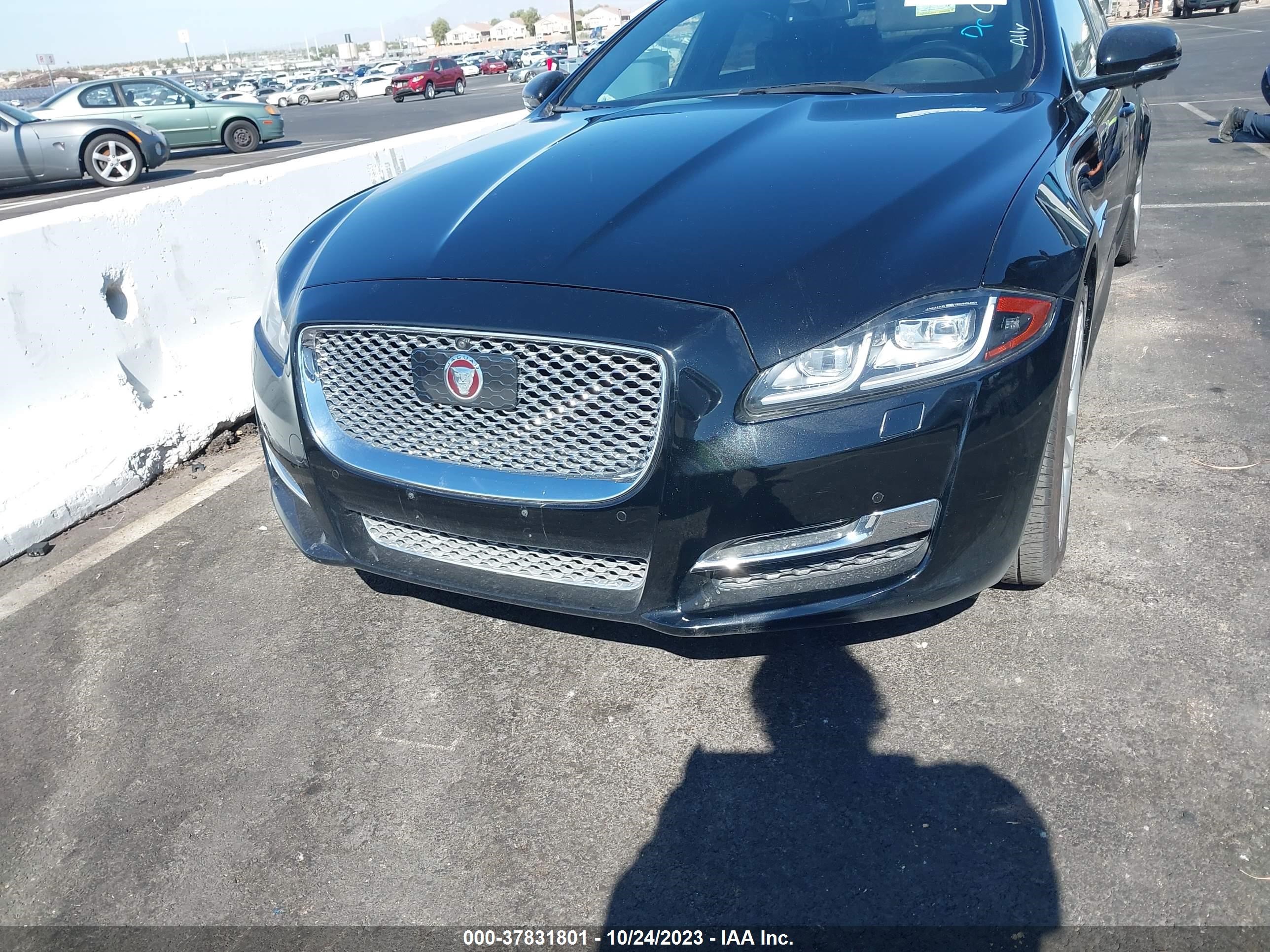 Photo 5 VIN: SAJWA2G78G8W01353 - JAGUAR XJ 