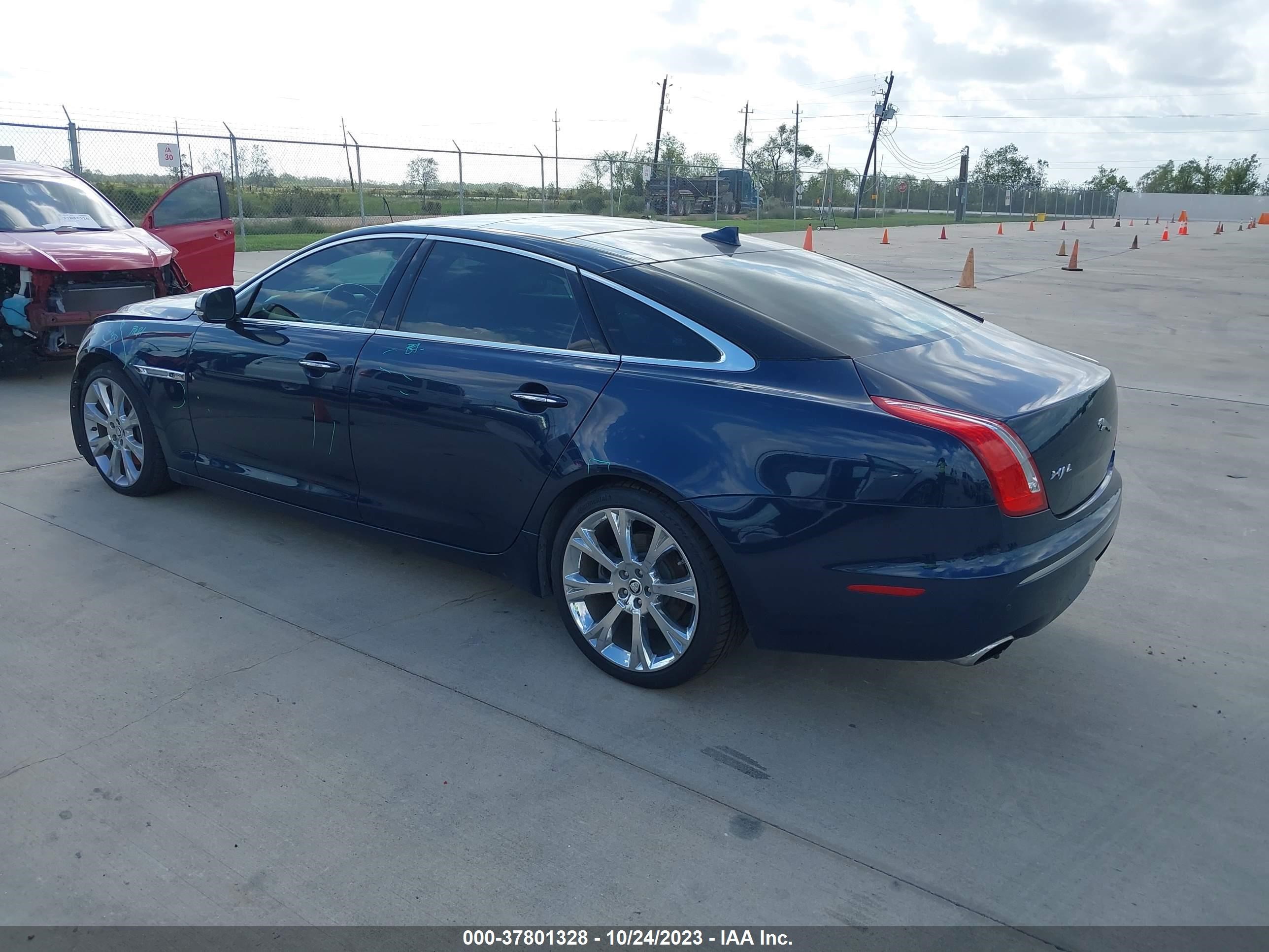 Photo 2 VIN: SAJWA2GB0DLV41209 - JAGUAR XJ 