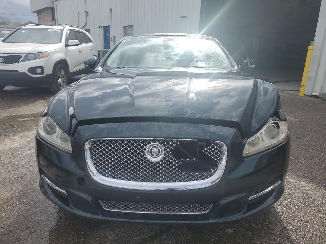 Photo 4 VIN: SAJWA2GB2BLV01811 - JAGUAR XJ 